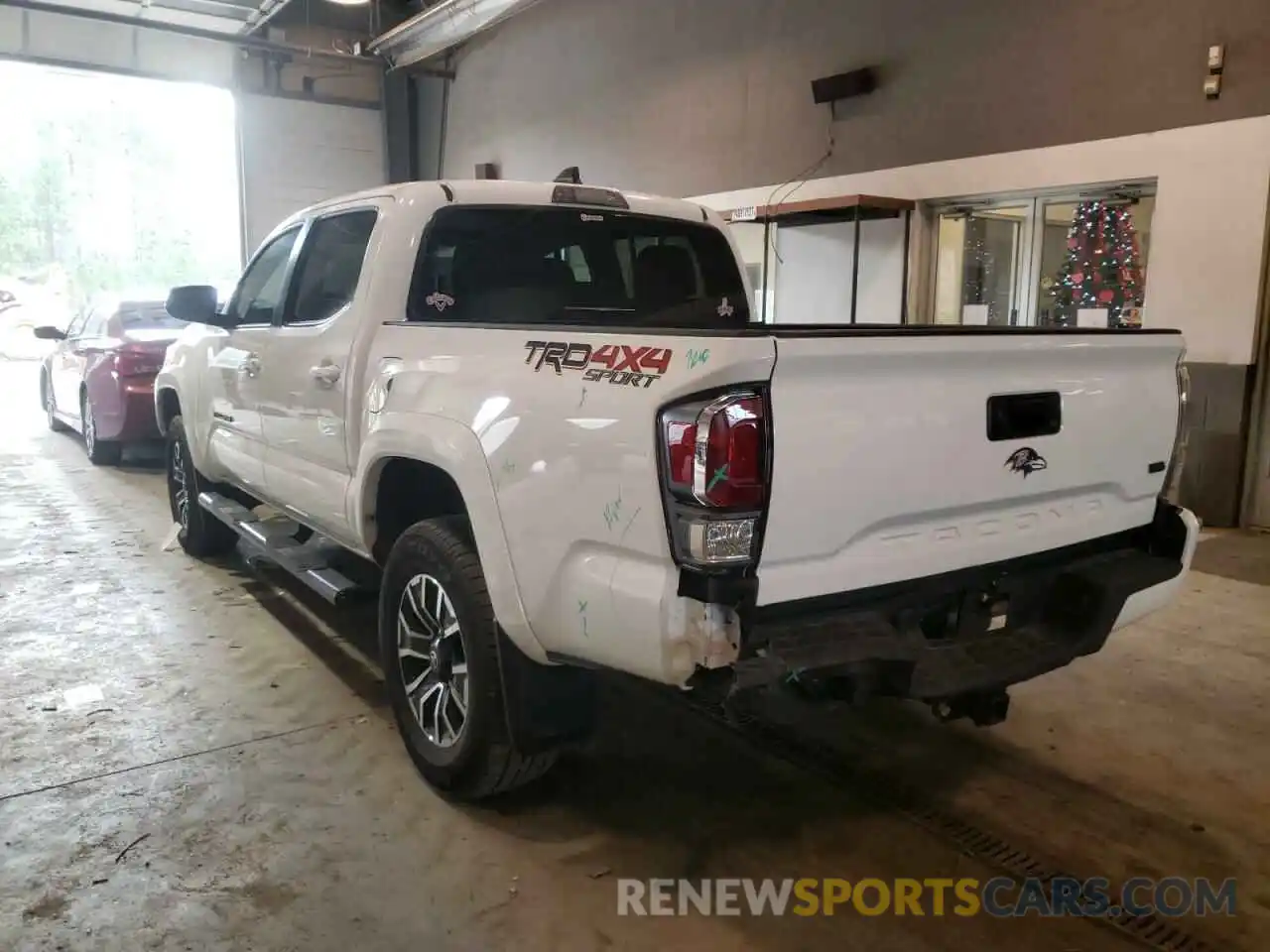 3 Photograph of a damaged car 3TMCZ5AN9LM316377 TOYOTA TACOMA 2020