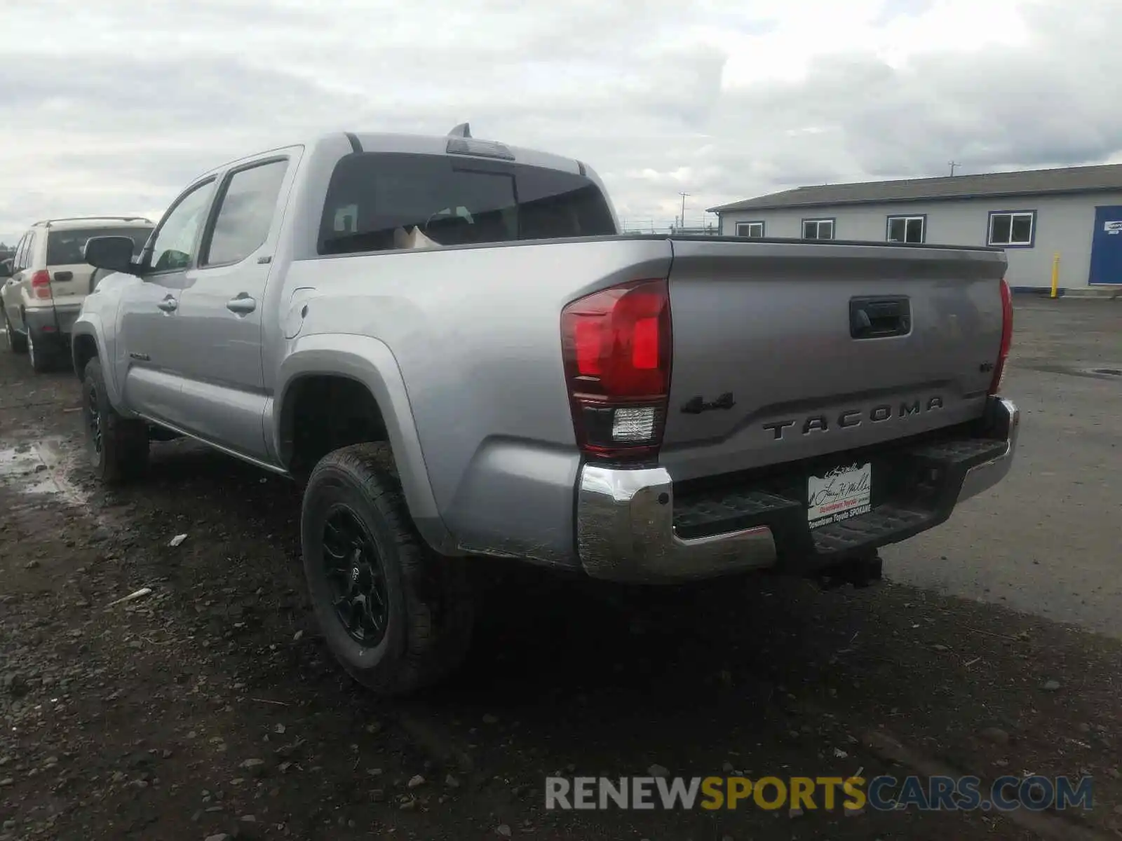 3 Photograph of a damaged car 3TMCZ5AN9LM318064 TOYOTA TACOMA 2020