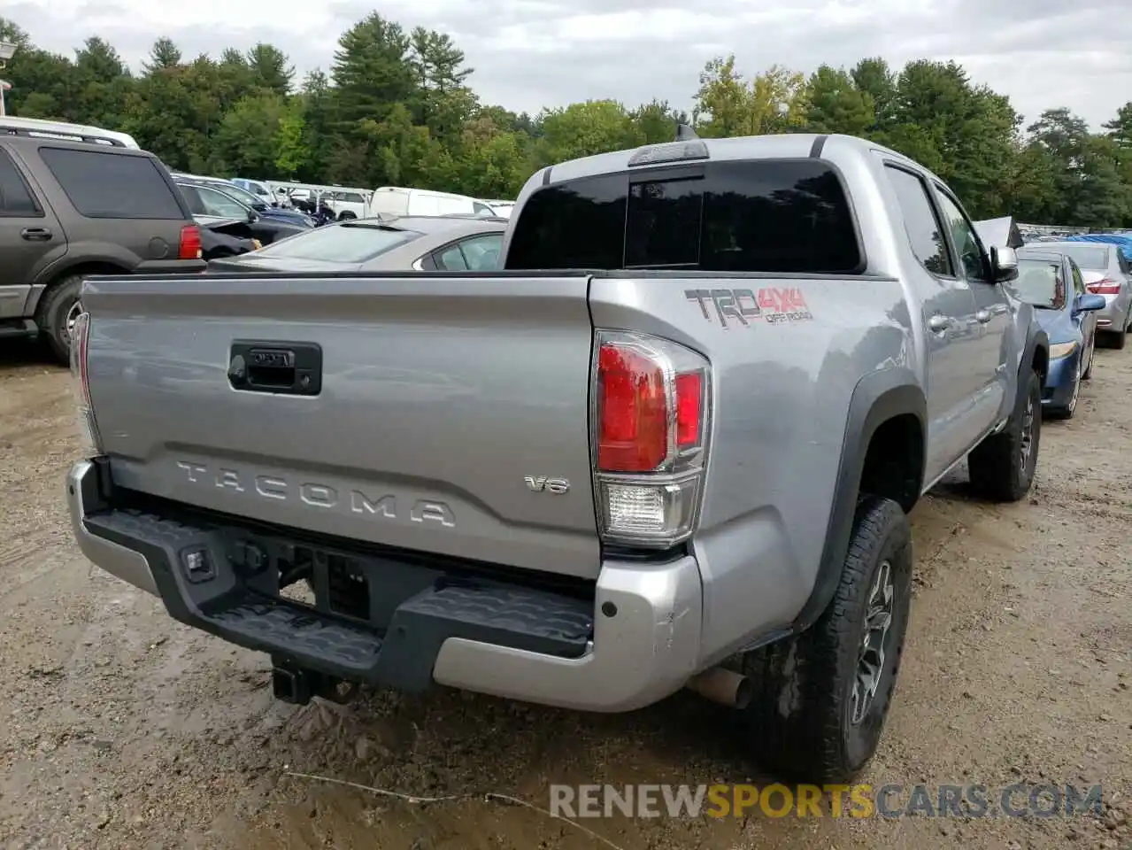 4 Photograph of a damaged car 3TMCZ5AN9LM320686 TOYOTA TACOMA 2020