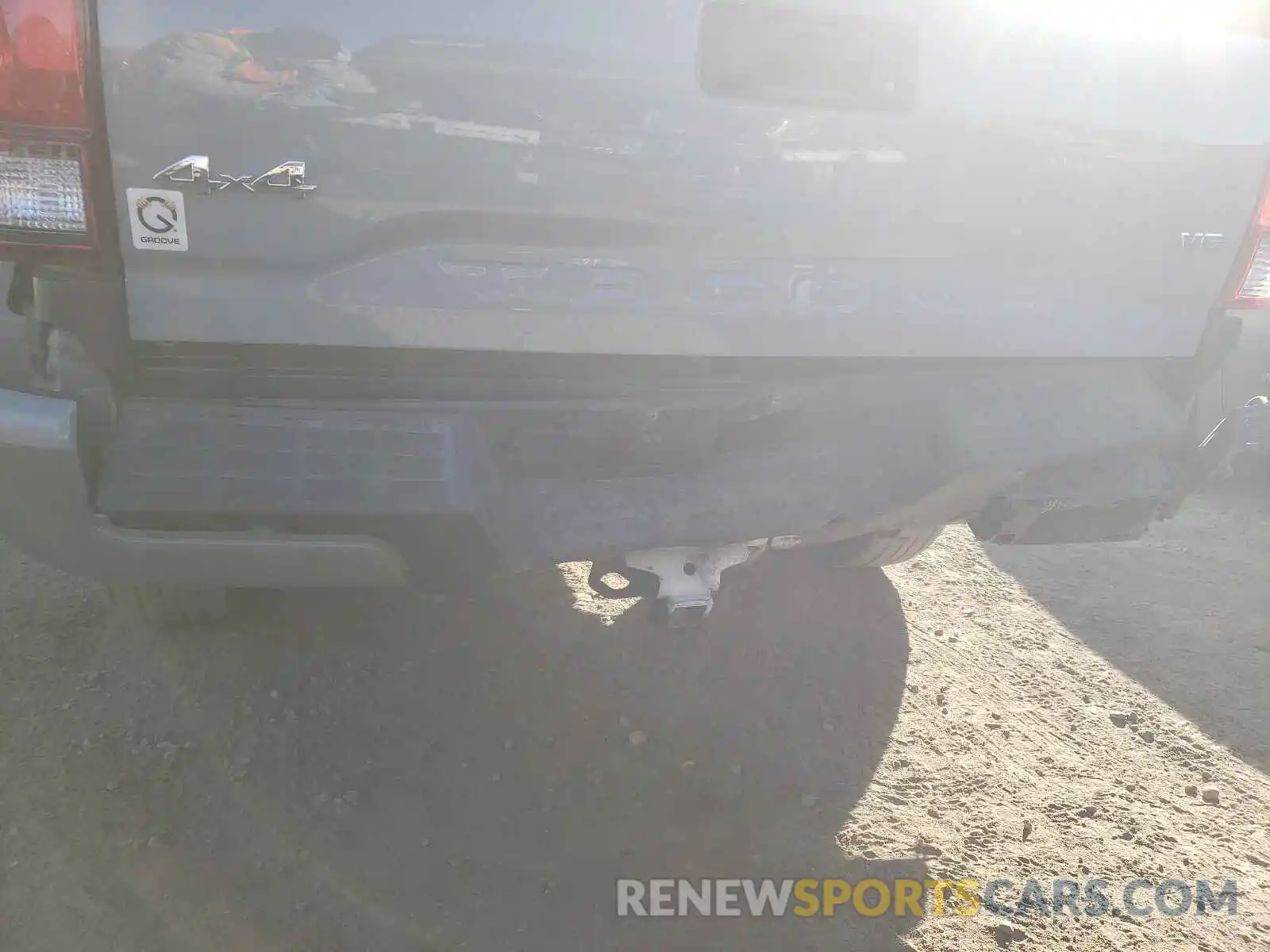 9 Photograph of a damaged car 3TMCZ5AN9LM322244 TOYOTA TACOMA 2020