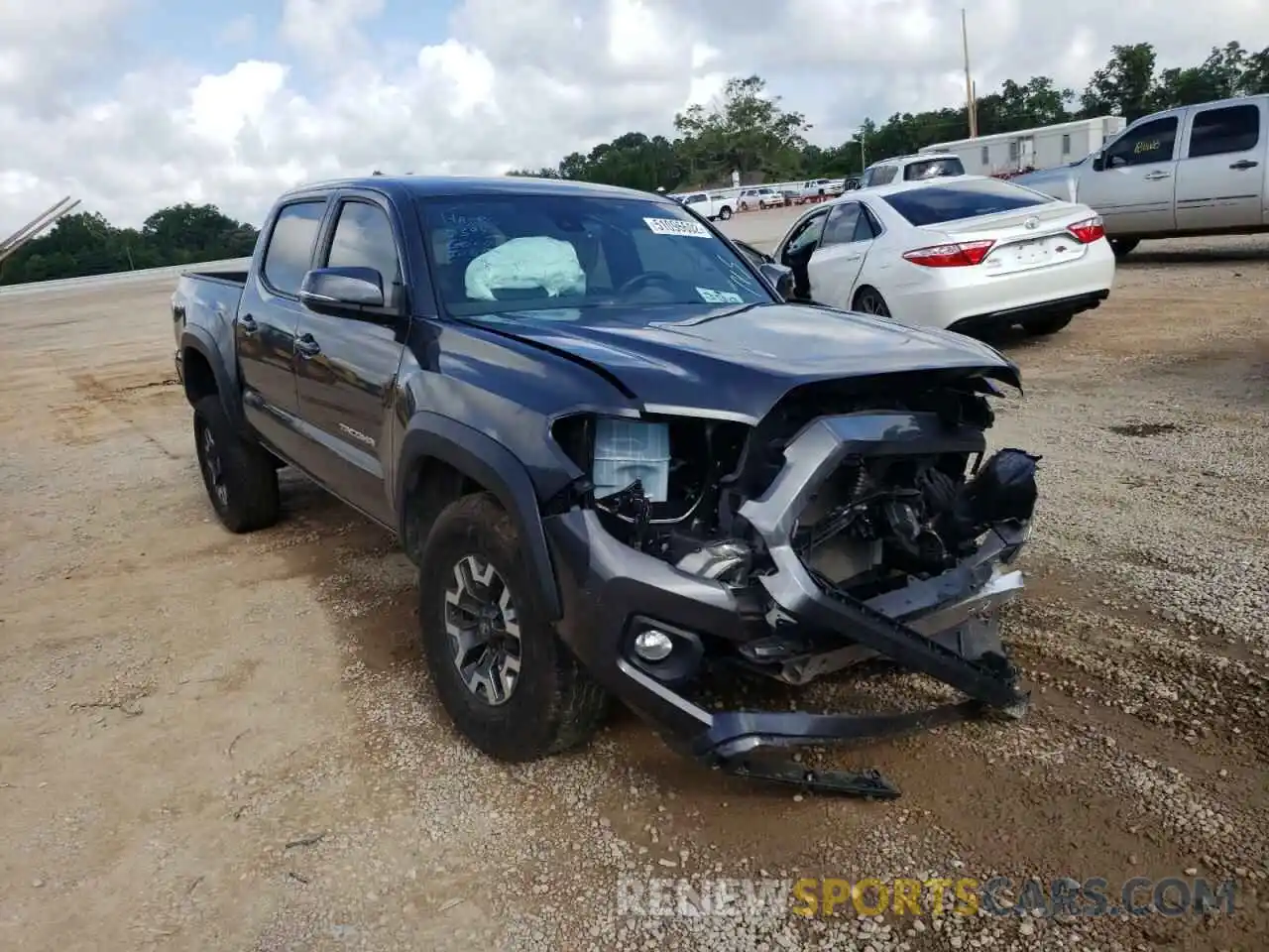 1 Photograph of a damaged car 3TMCZ5AN9LM338024 TOYOTA TACOMA 2020