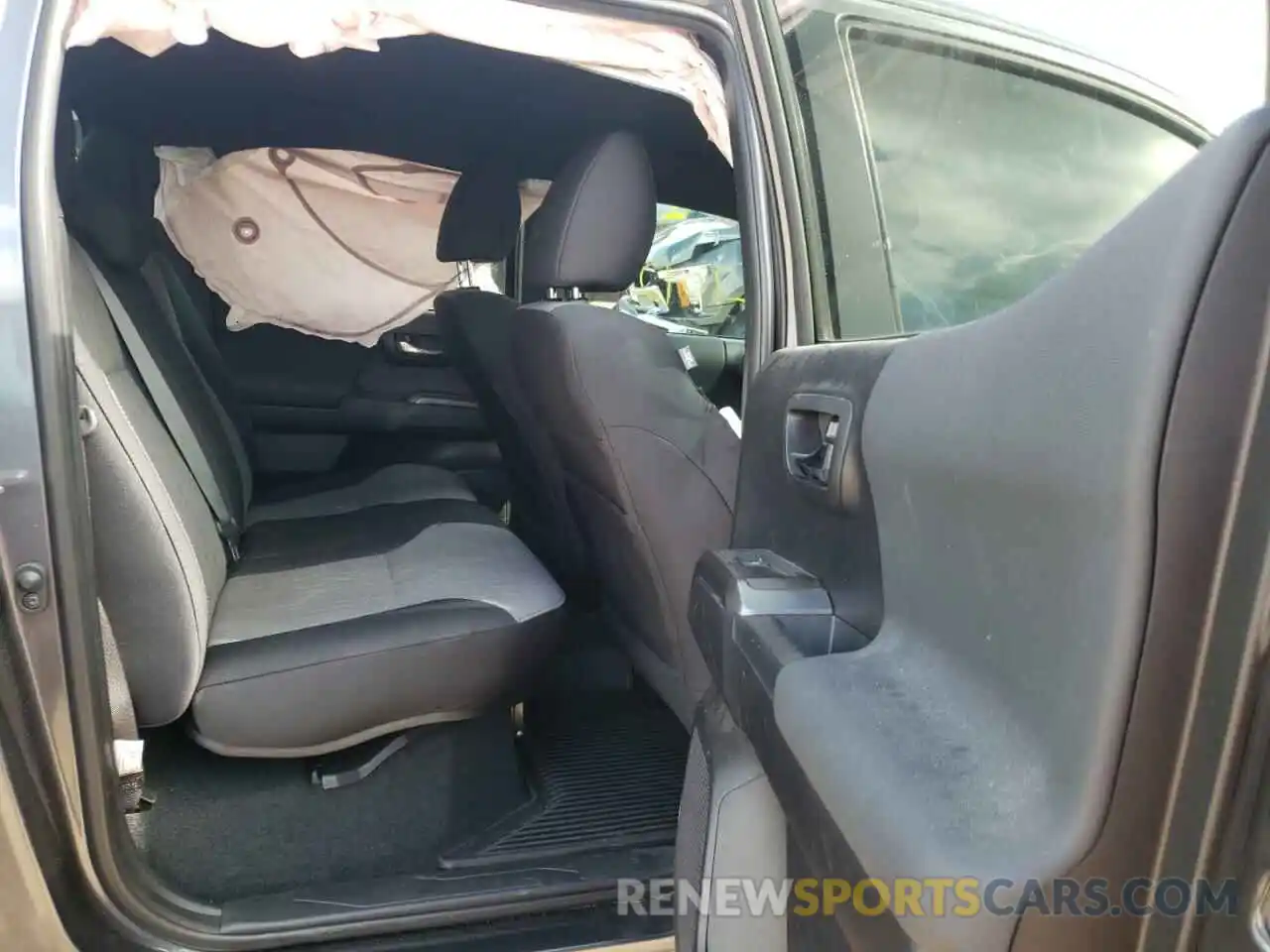 6 Photograph of a damaged car 3TMCZ5AN9LM338024 TOYOTA TACOMA 2020