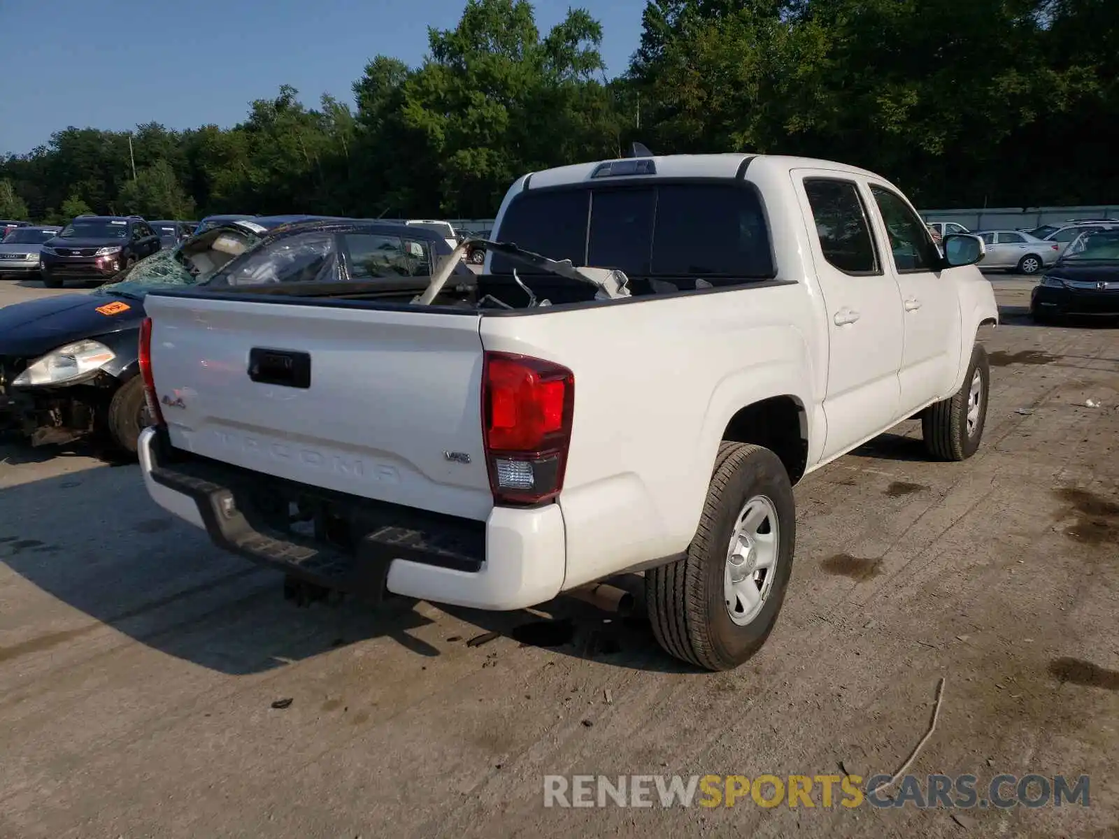 4 Photograph of a damaged car 3TMCZ5AN9LM338038 TOYOTA TACOMA 2020