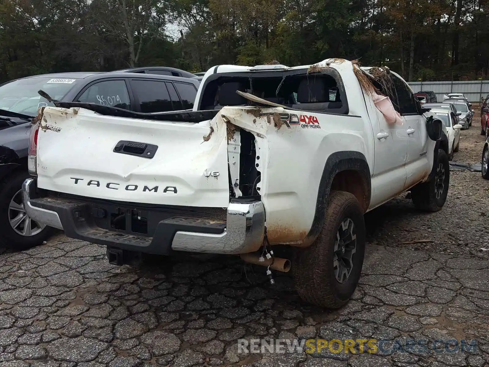 4 Photograph of a damaged car 3TMCZ5AN9LM341621 TOYOTA TACOMA 2020