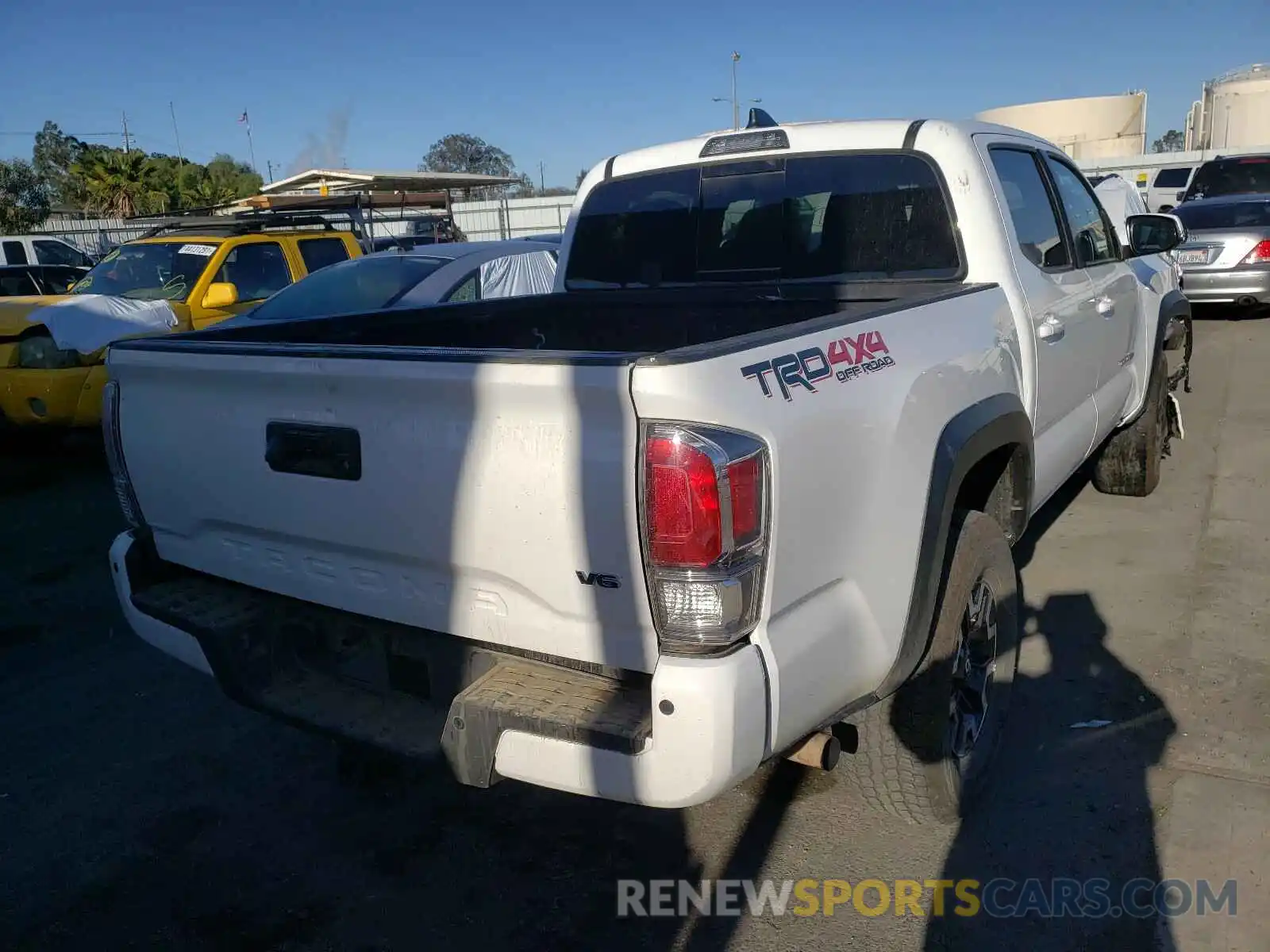 4 Photograph of a damaged car 3TMCZ5AN9LM353428 TOYOTA TACOMA 2020