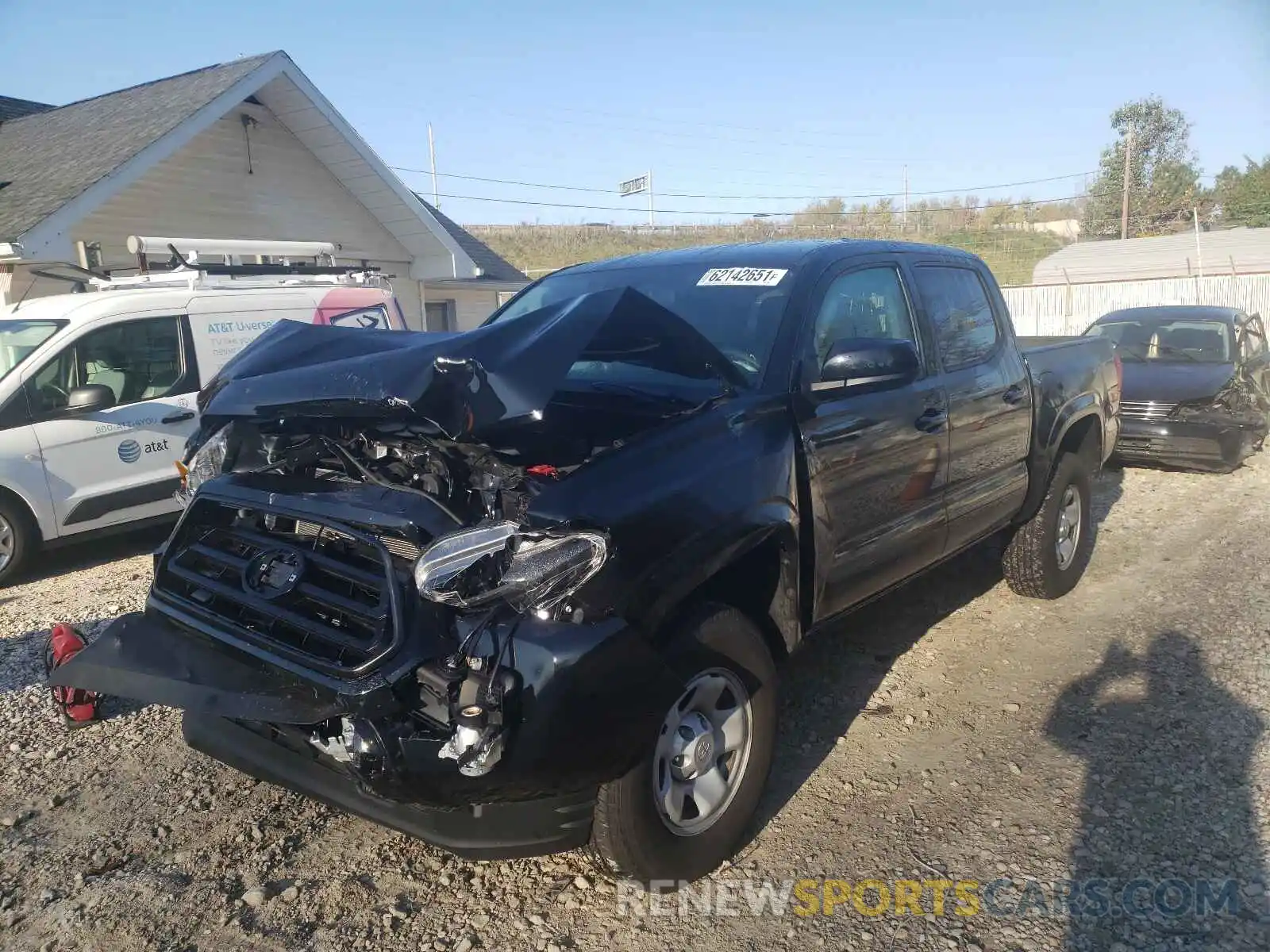 2 Фотография поврежденного автомобиля 3TMCZ5AN9LM354045 TOYOTA TACOMA 2020