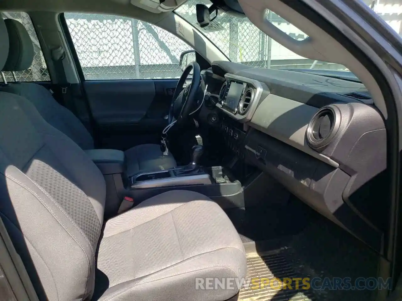 5 Photograph of a damaged car 3TMCZ5AN9LM359505 TOYOTA TACOMA 2020