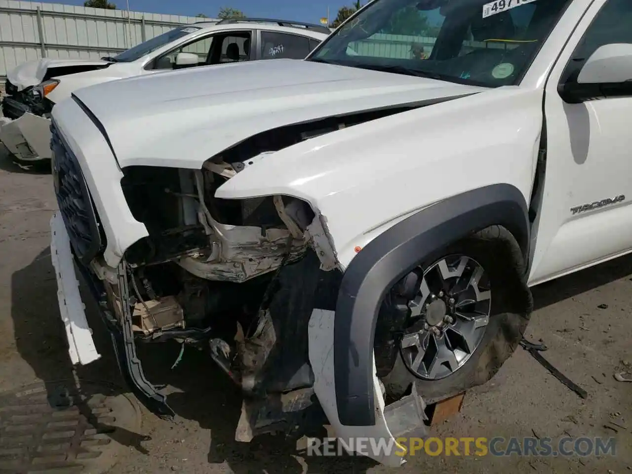 9 Photograph of a damaged car 3TMCZ5AN9LM359844 TOYOTA TACOMA 2020