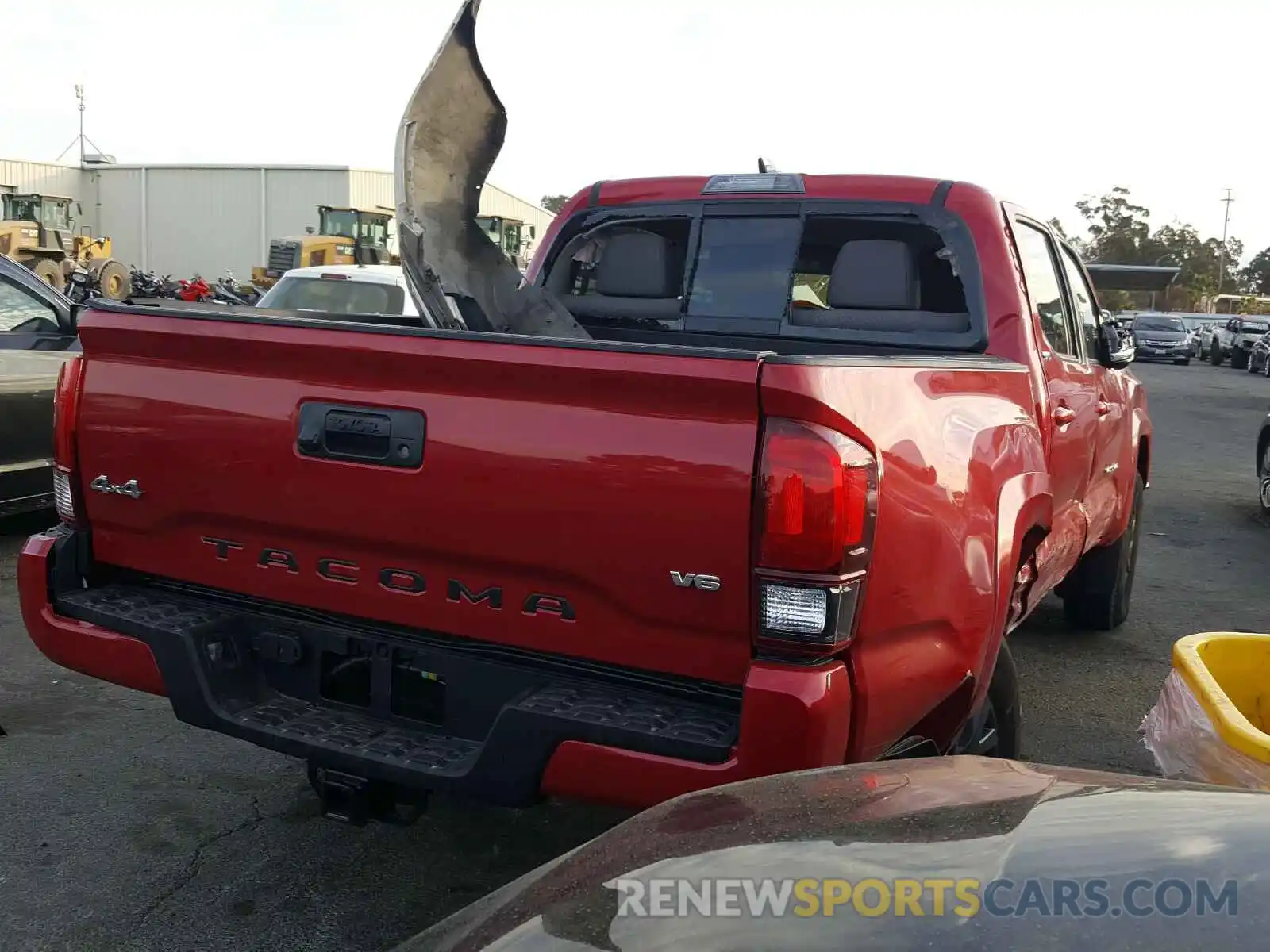 4 Photograph of a damaged car 3TMCZ5AN9LM360363 TOYOTA TACOMA 2020