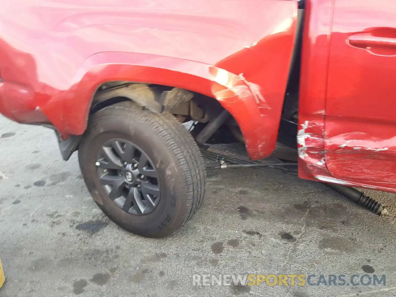 9 Photograph of a damaged car 3TMCZ5AN9LM360363 TOYOTA TACOMA 2020