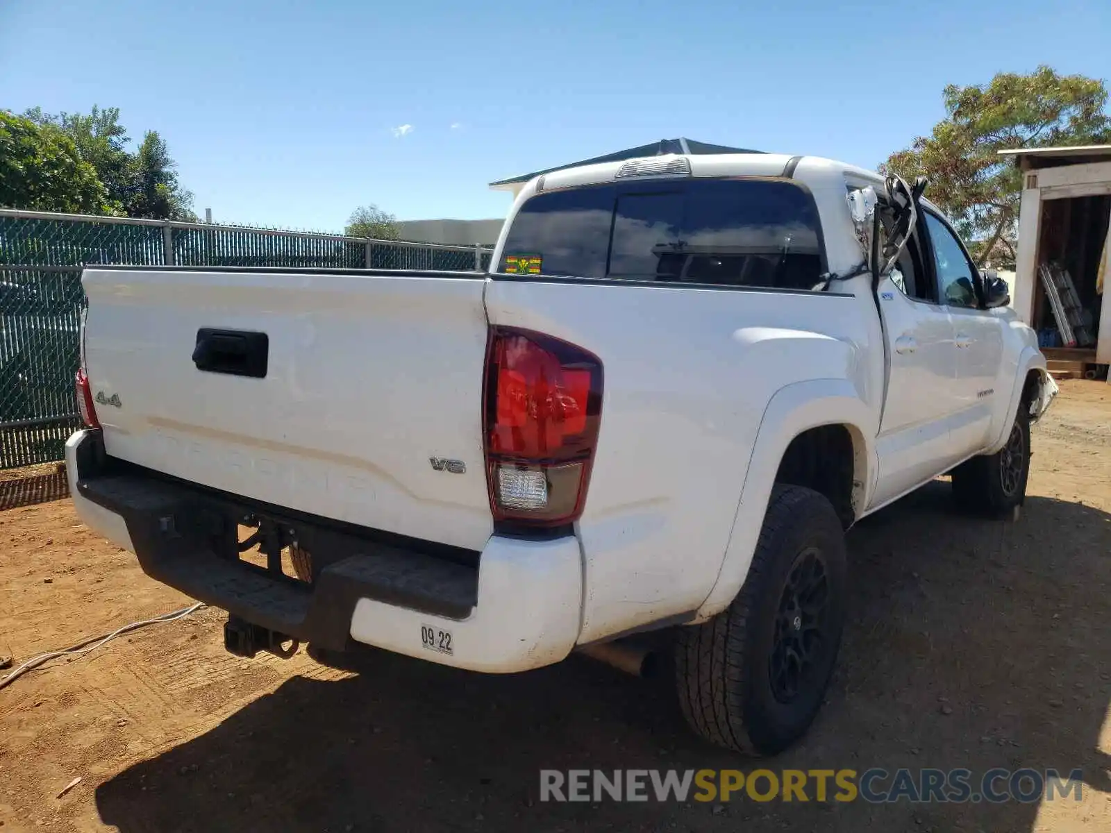 4 Photograph of a damaged car 3TMCZ5AN9LM362954 TOYOTA TACOMA 2020