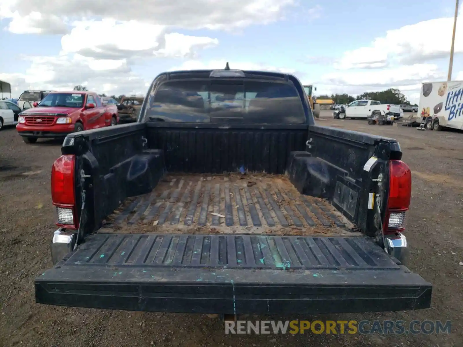 9 Photograph of a damaged car 3TMCZ5AN9LM364459 TOYOTA TACOMA 2020