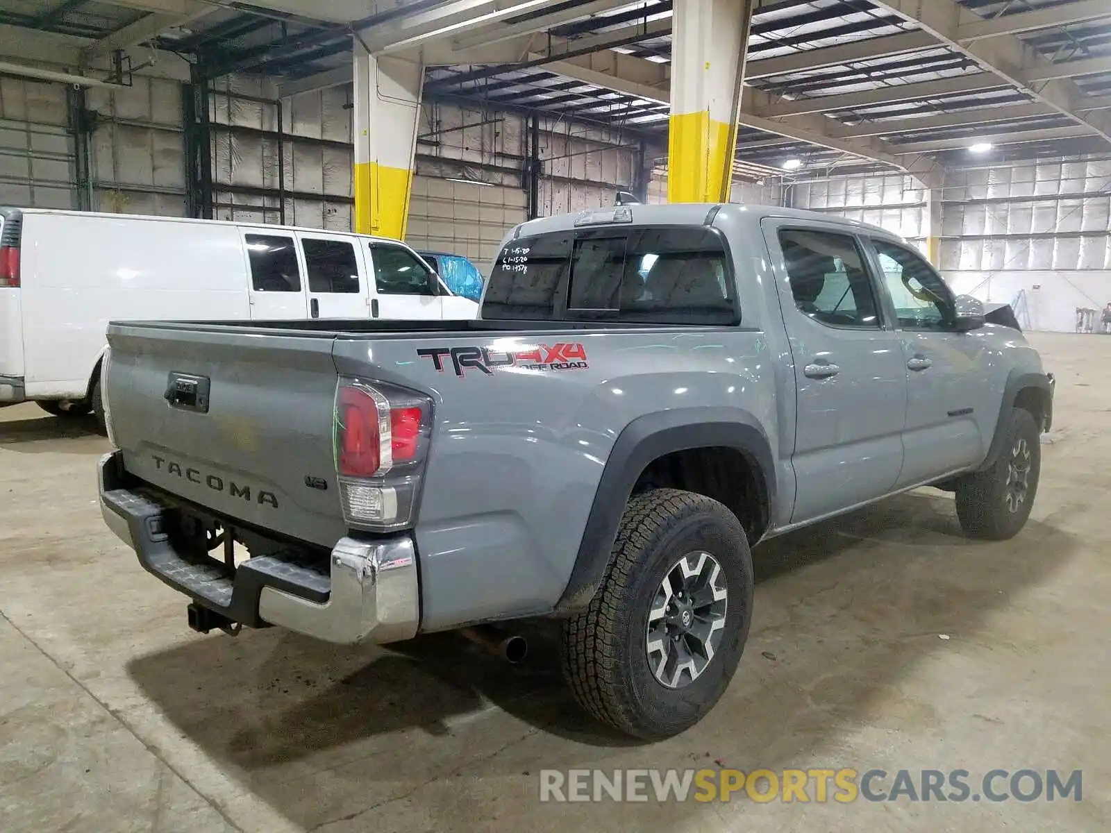 4 Photograph of a damaged car 3TMCZ5ANXLM289013 TOYOTA TACOMA 2020