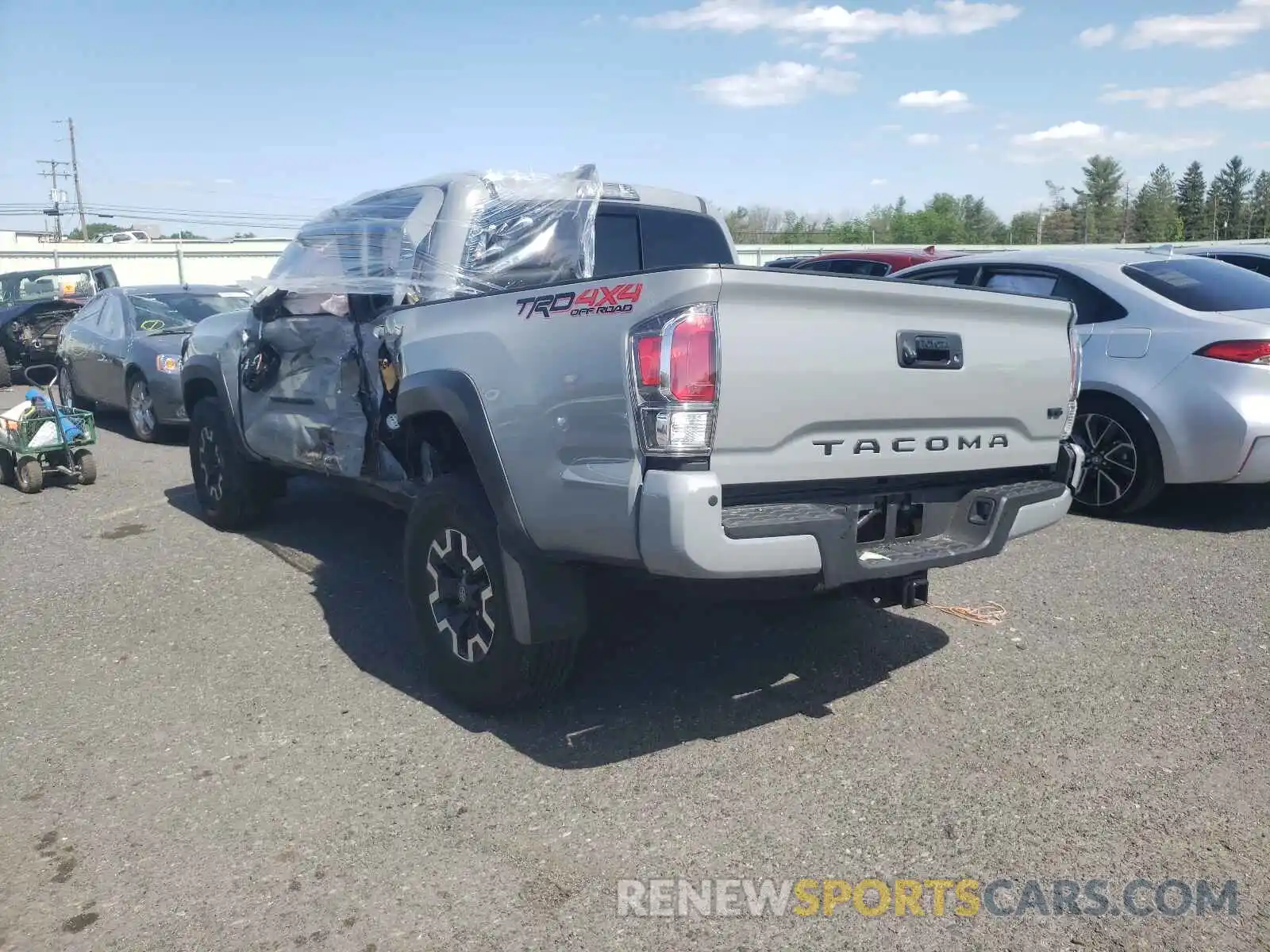 3 Photograph of a damaged car 3TMCZ5ANXLM293871 TOYOTA TACOMA 2020