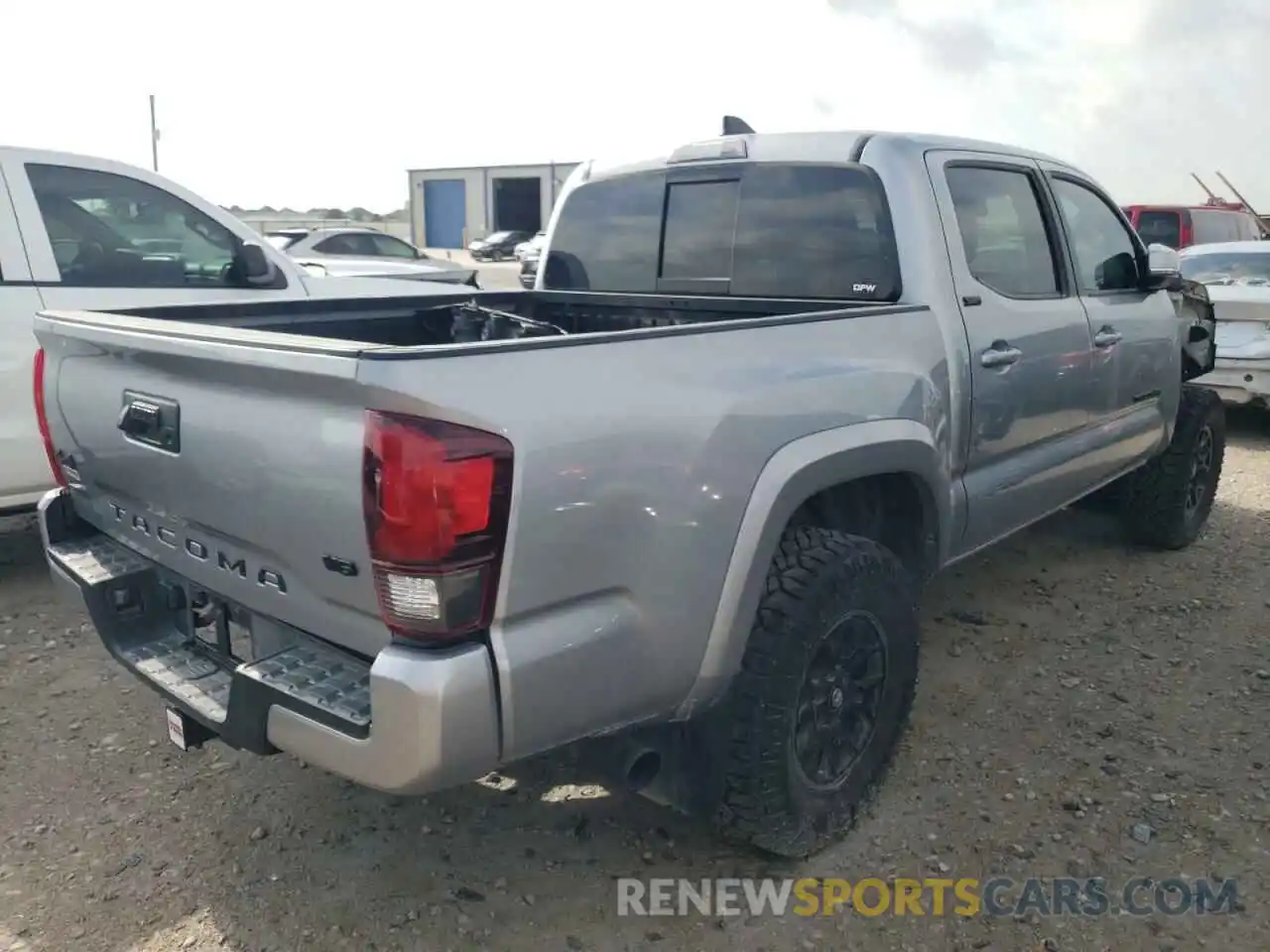 4 Photograph of a damaged car 3TMCZ5ANXLM300298 TOYOTA TACOMA 2020