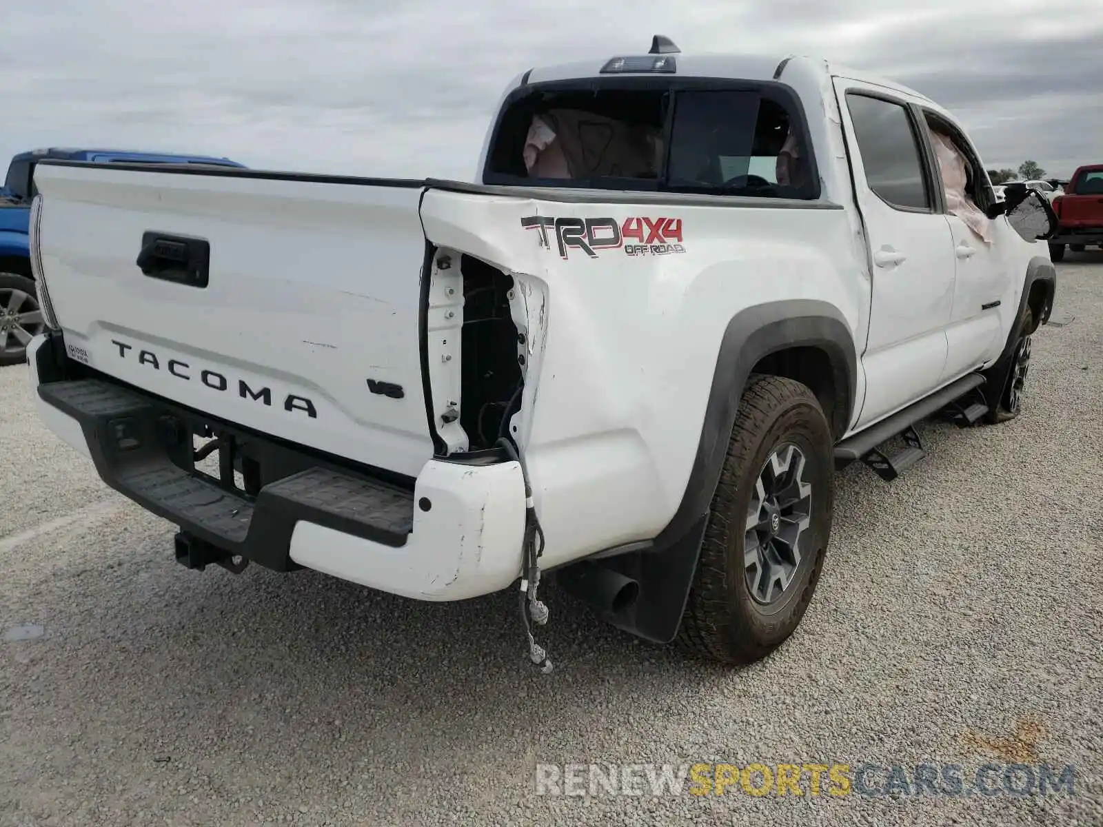 4 Photograph of a damaged car 3TMCZ5ANXLM302441 TOYOTA TACOMA 2020