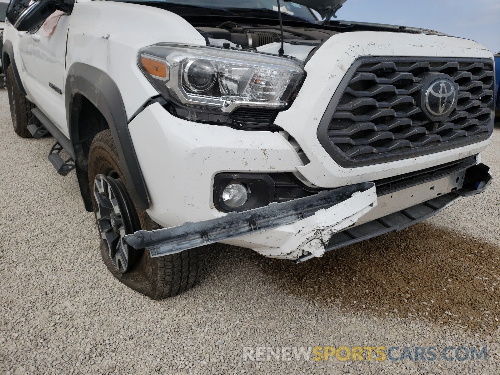 9 Photograph of a damaged car 3TMCZ5ANXLM302441 TOYOTA TACOMA 2020