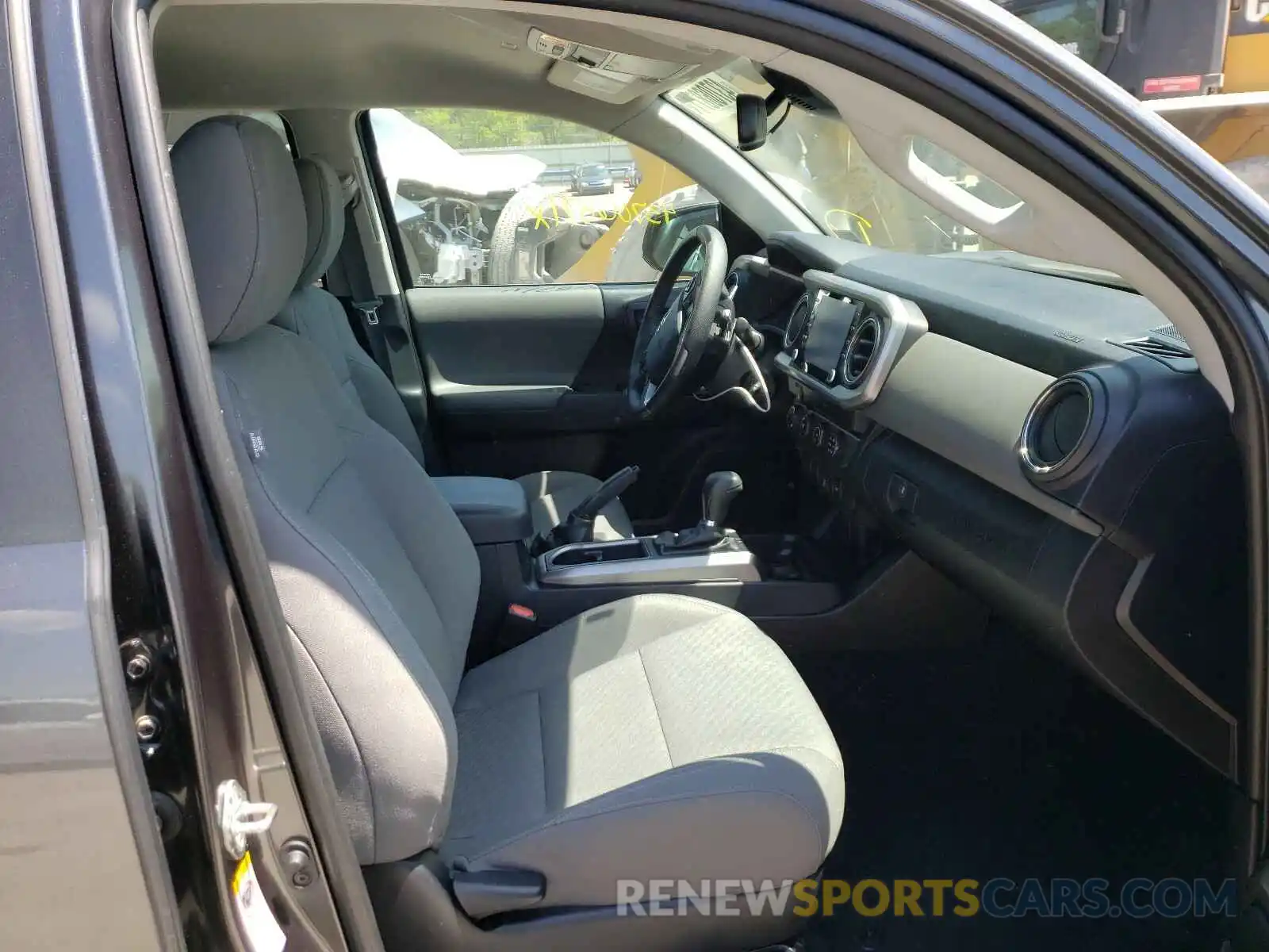 5 Photograph of a damaged car 3TMCZ5ANXLM305176 TOYOTA TACOMA 2020