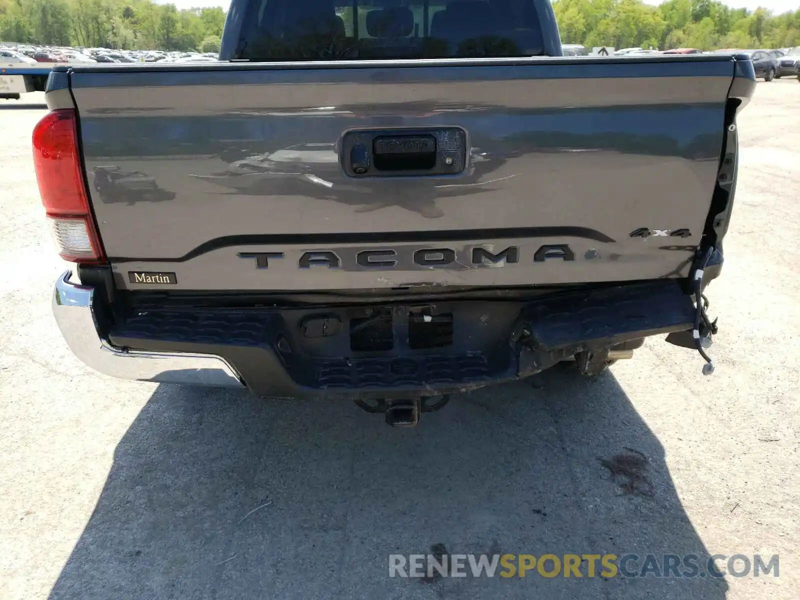 9 Photograph of a damaged car 3TMCZ5ANXLM305176 TOYOTA TACOMA 2020