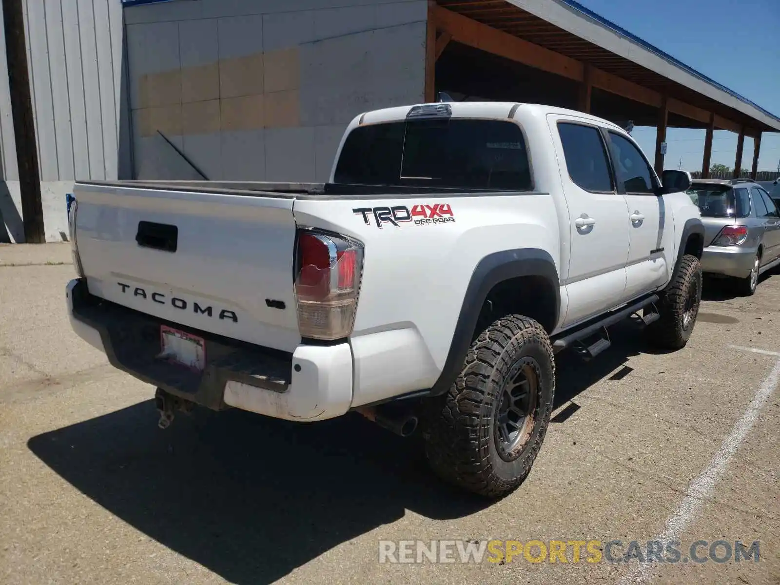 4 Photograph of a damaged car 3TMCZ5ANXLM306182 TOYOTA TACOMA 2020