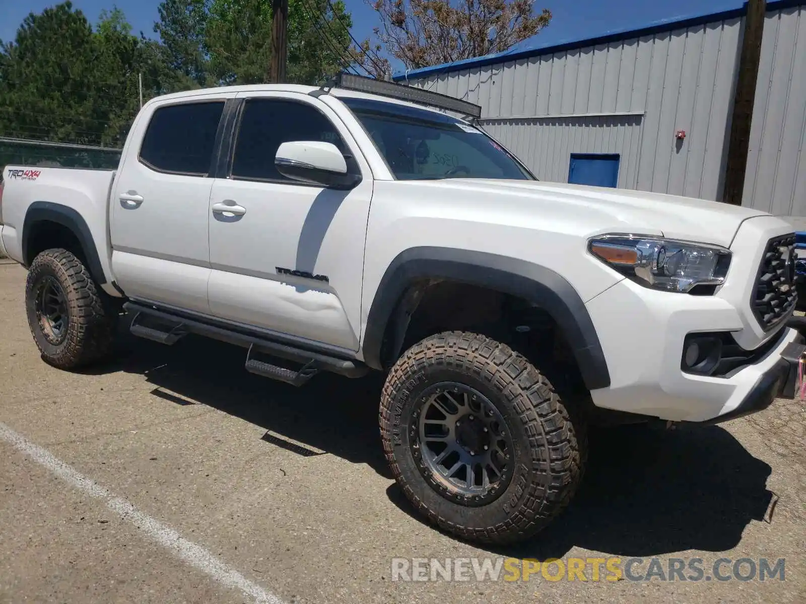 9 Photograph of a damaged car 3TMCZ5ANXLM306182 TOYOTA TACOMA 2020