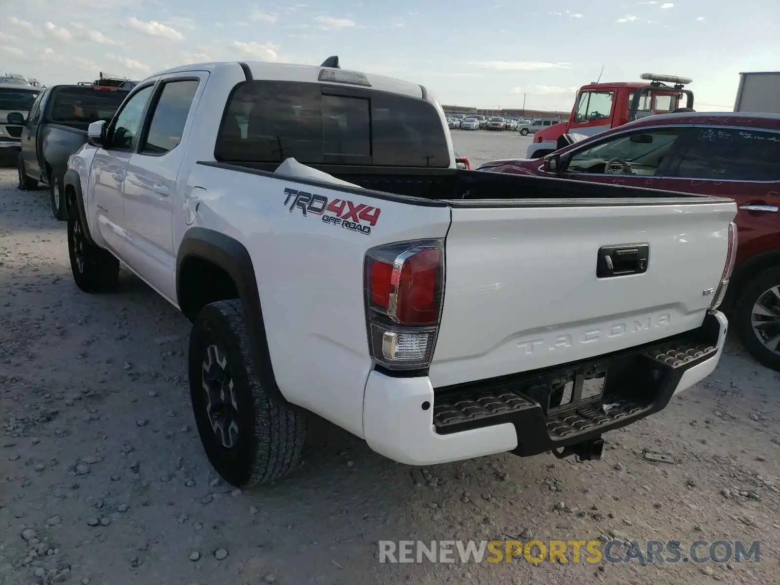 3 Photograph of a damaged car 3TMCZ5ANXLM314606 TOYOTA TACOMA 2020