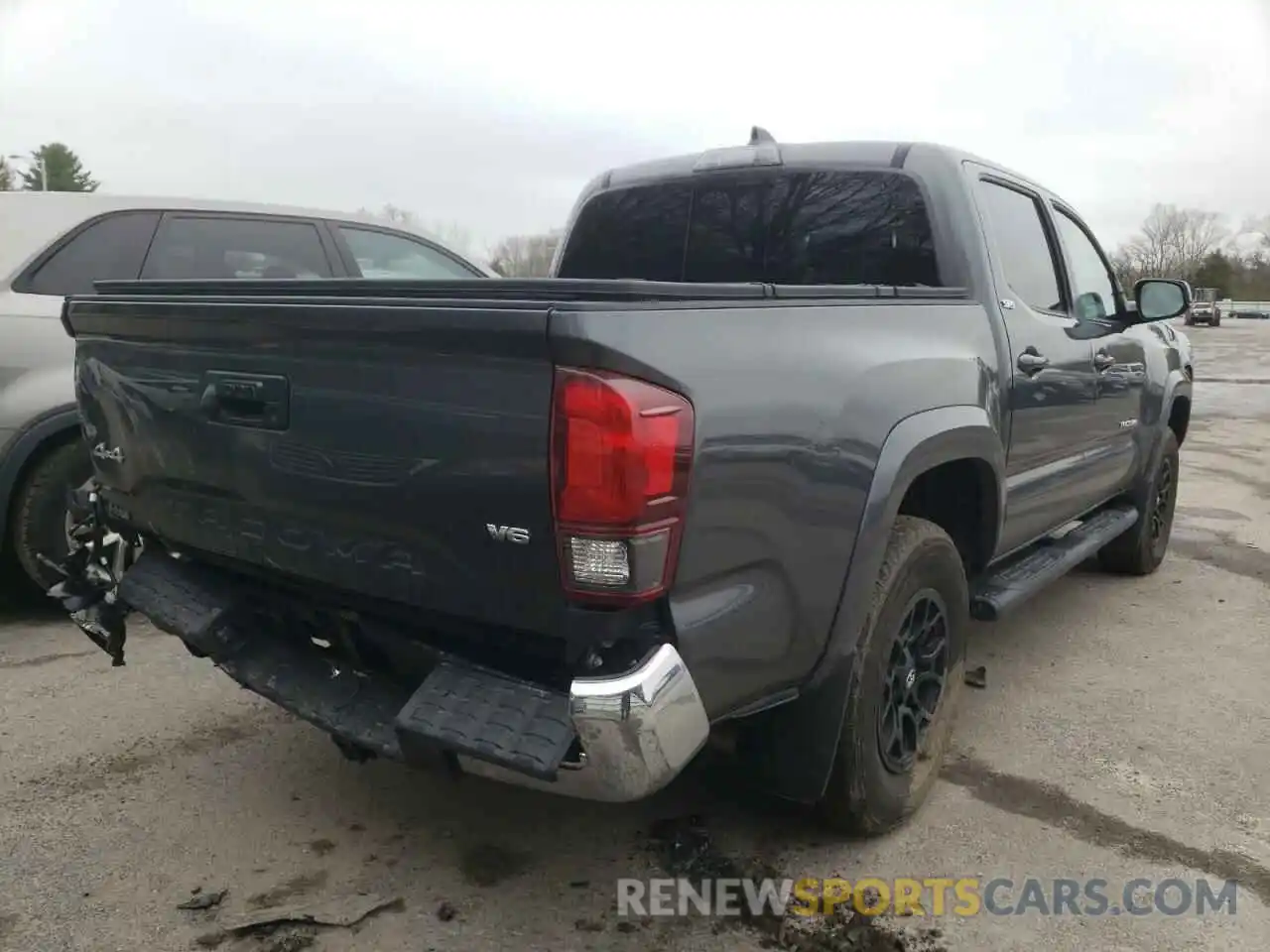 4 Photograph of a damaged car 3TMCZ5ANXLM321619 TOYOTA TACOMA 2020