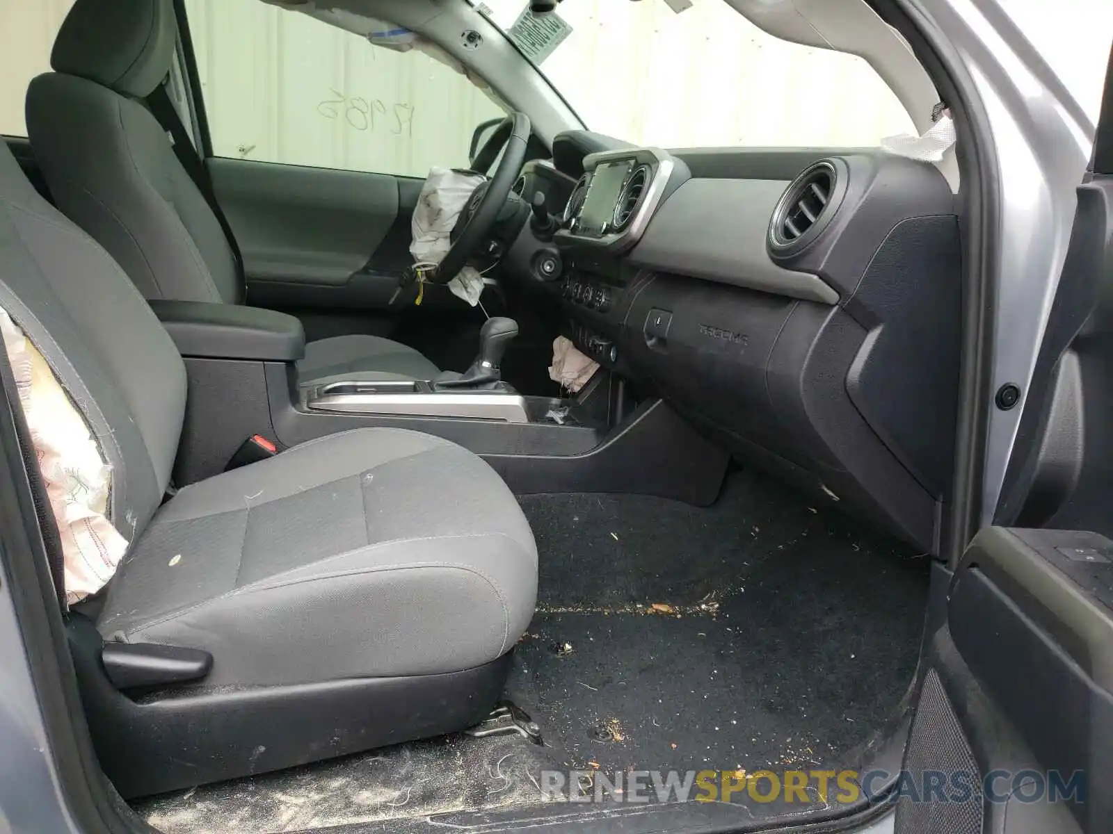 5 Photograph of a damaged car 3TMCZ5ANXLM323337 TOYOTA TACOMA 2020