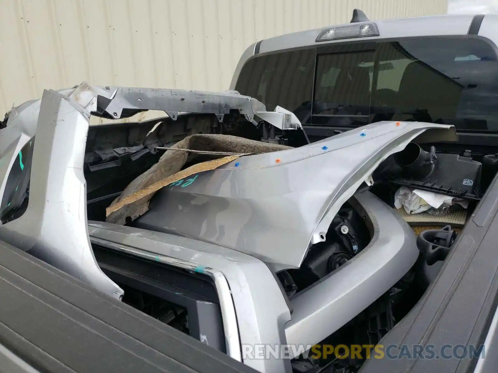 9 Photograph of a damaged car 3TMCZ5ANXLM323337 TOYOTA TACOMA 2020