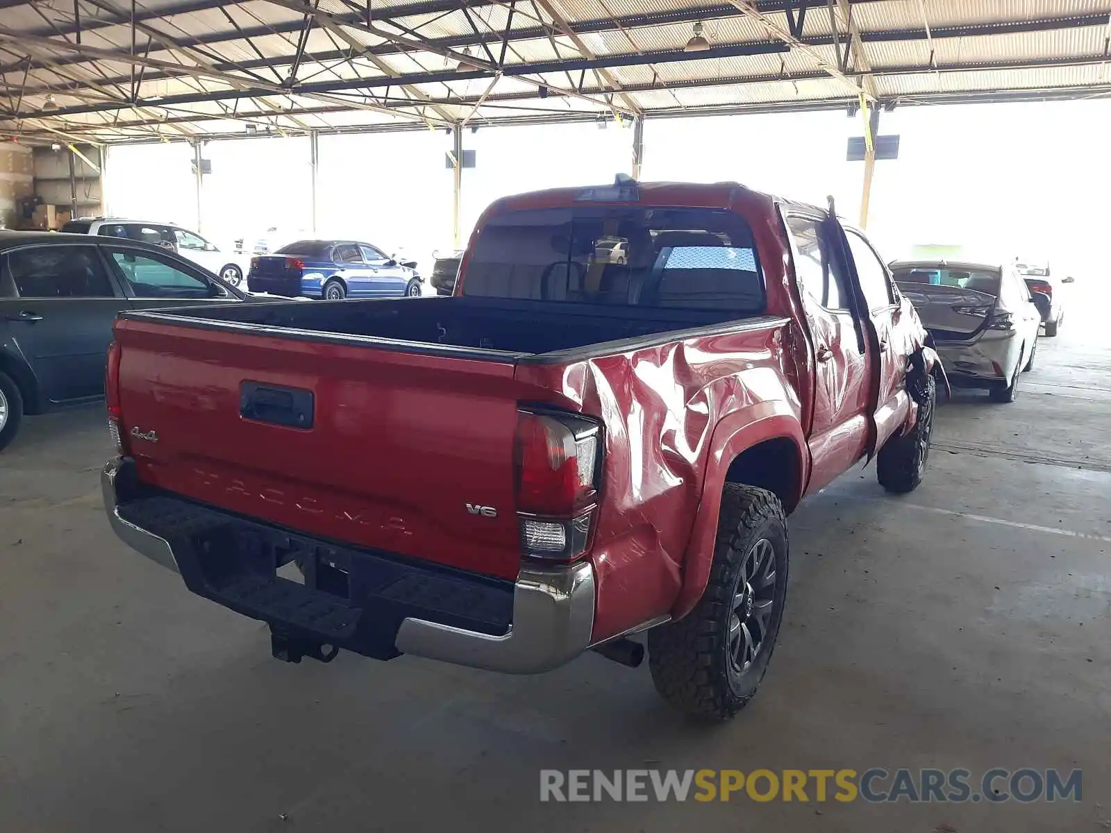 4 Photograph of a damaged car 3TMCZ5ANXLM330899 TOYOTA TACOMA 2020