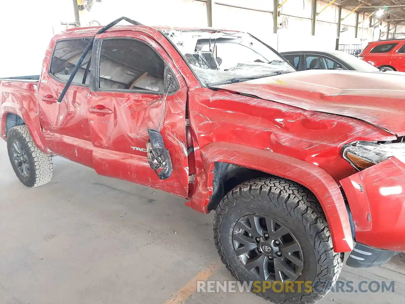 9 Photograph of a damaged car 3TMCZ5ANXLM330899 TOYOTA TACOMA 2020