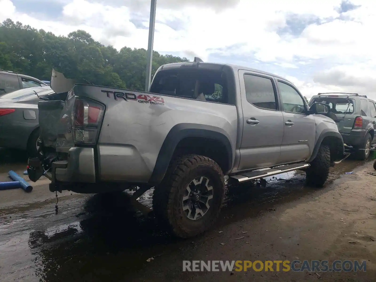 4 Photograph of a damaged car 3TMCZ5ANXLM333351 TOYOTA TACOMA 2020