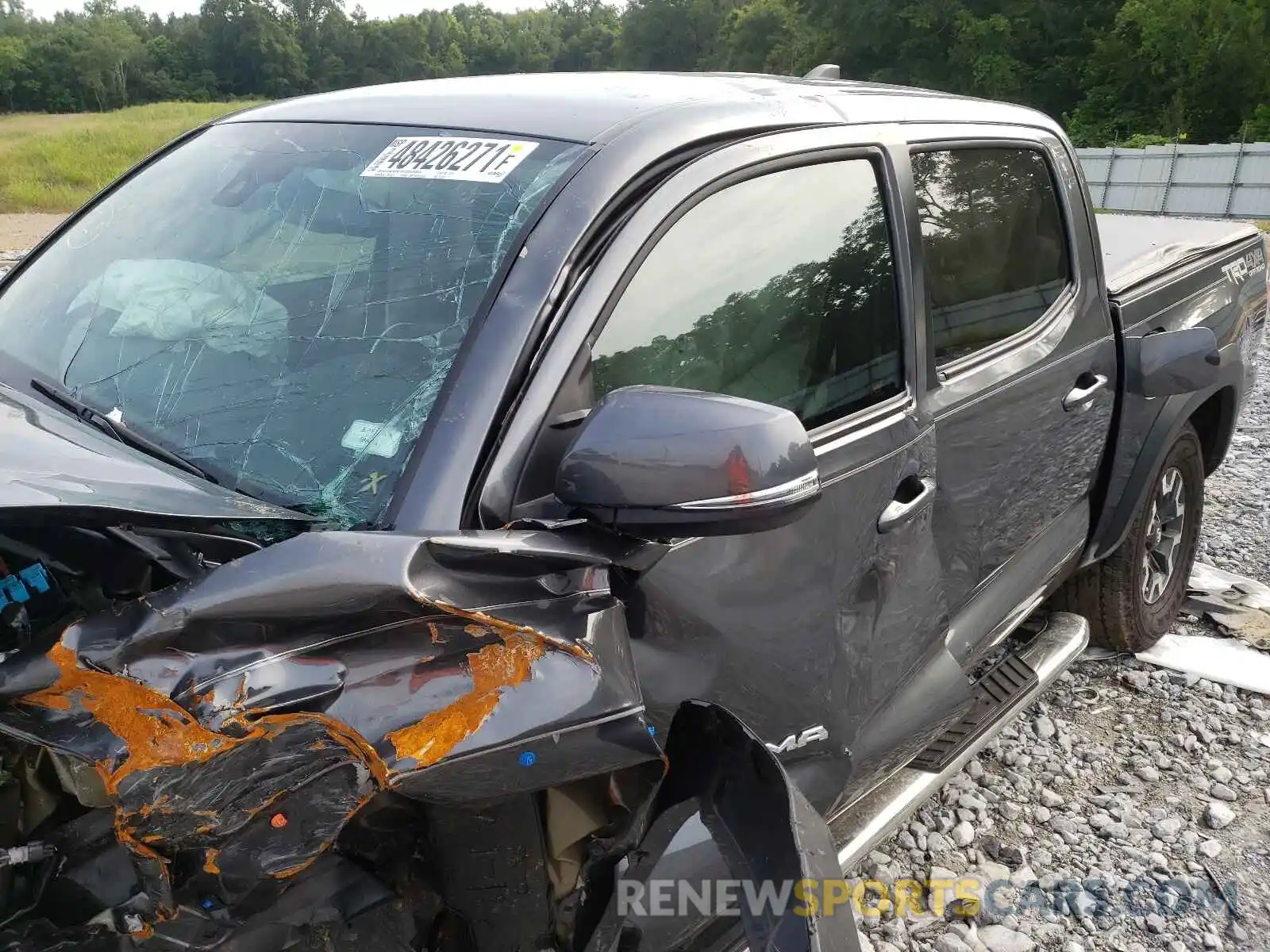 10 Photograph of a damaged car 3TMCZ5ANXLM333947 TOYOTA TACOMA 2020