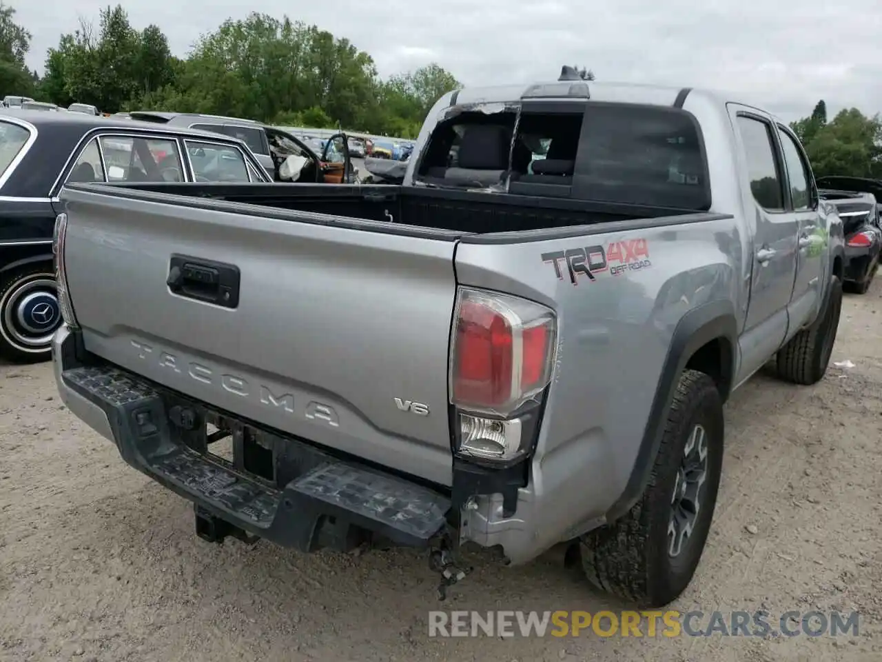 4 Photograph of a damaged car 3TMCZ5ANXLM334905 TOYOTA TACOMA 2020