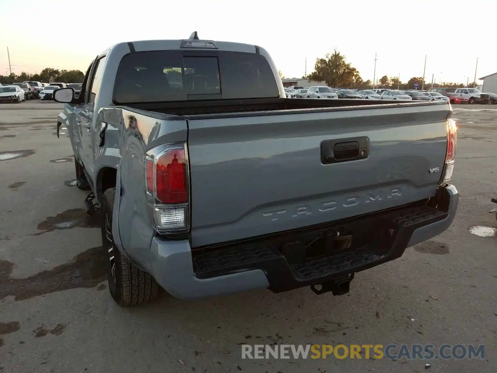 3 Photograph of a damaged car 3TMCZ5ANXLM335424 TOYOTA TACOMA 2020