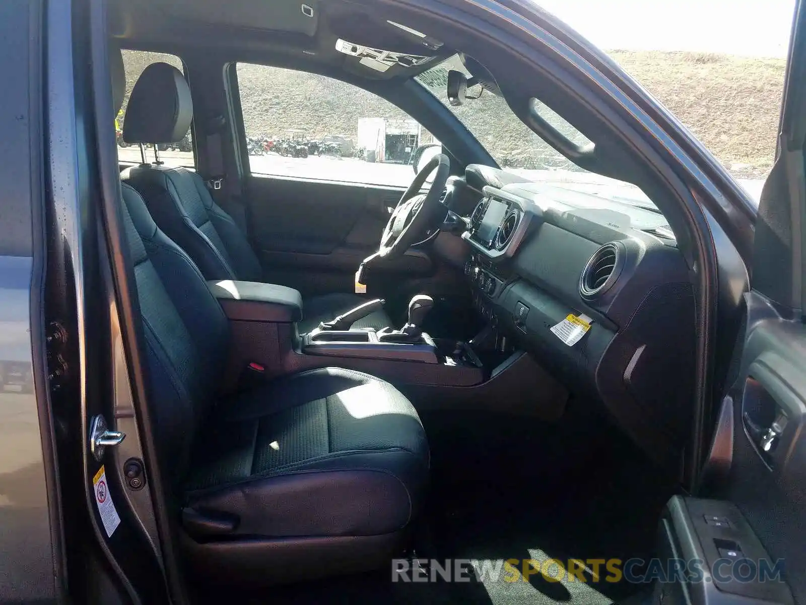 5 Photograph of a damaged car 3TMCZ5ANXLM335794 TOYOTA TACOMA 2020