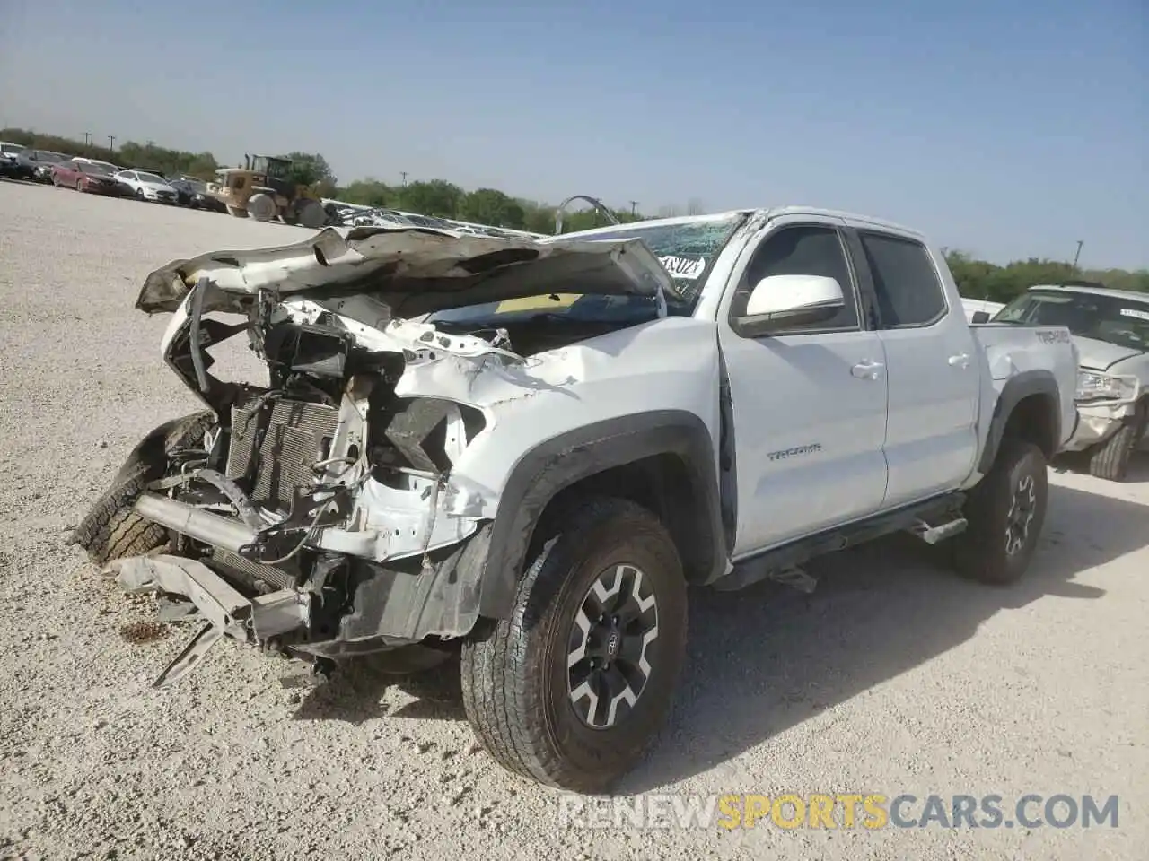 2 Photograph of a damaged car 3TMCZ5ANXLM346598 TOYOTA TACOMA 2020