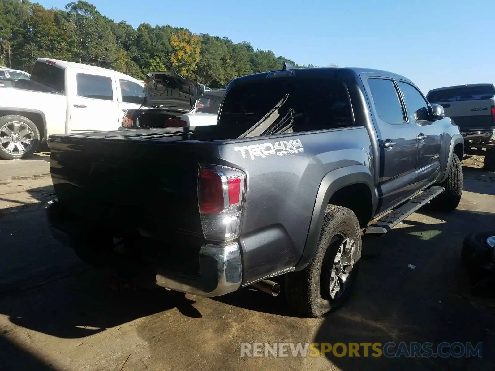 4 Photograph of a damaged car 3TMCZ5ANXLM347881 TOYOTA TACOMA 2020