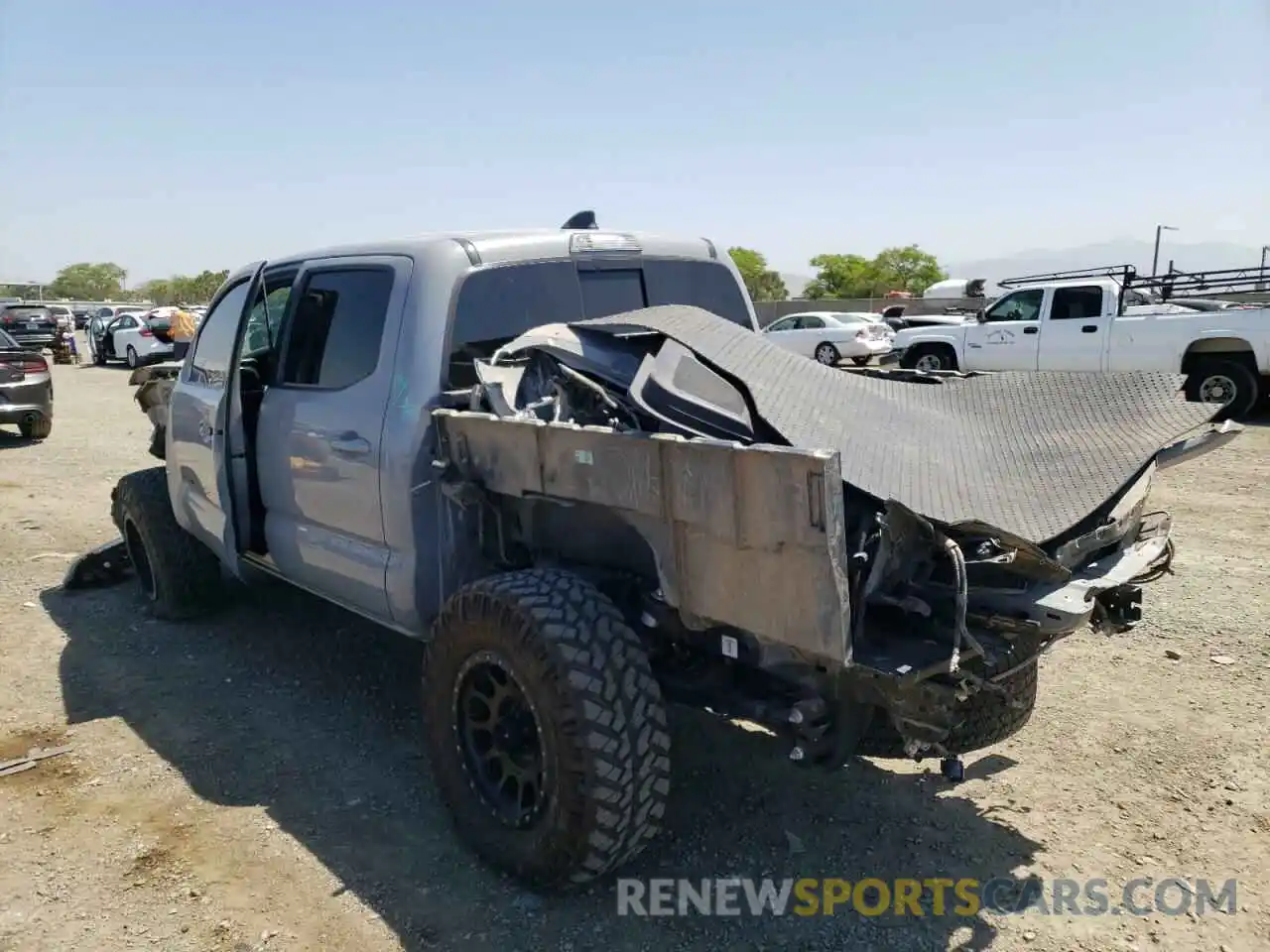 3 Photograph of a damaged car 3TMCZ5ANXLM353440 TOYOTA TACOMA 2020