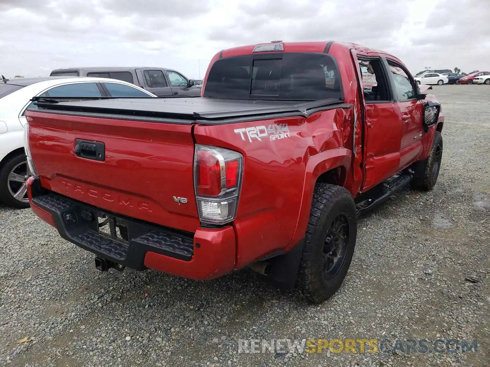 4 Photograph of a damaged car 3TMCZ5ANXLM354264 TOYOTA TACOMA 2020