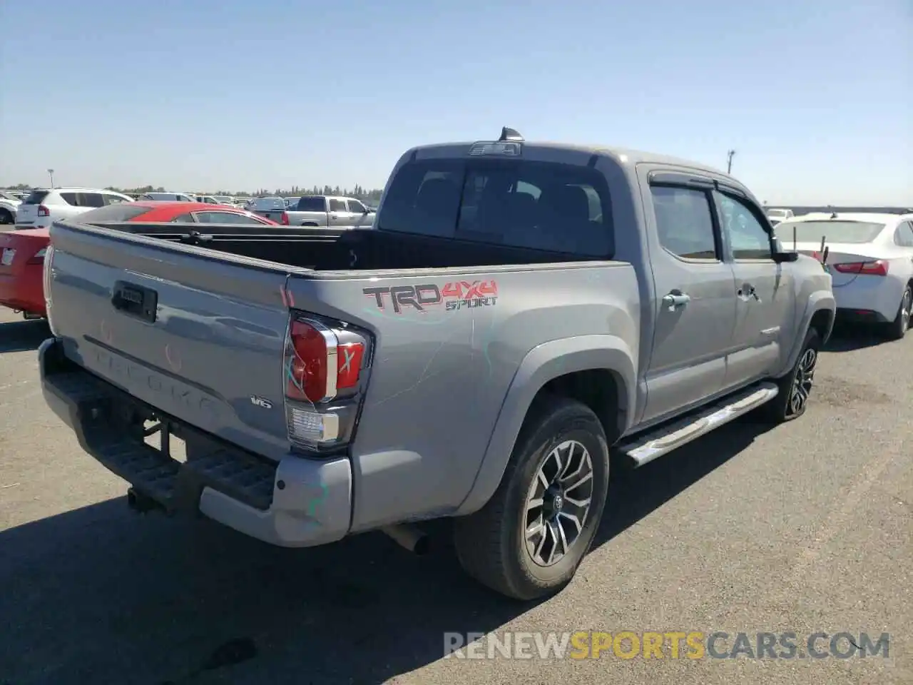 4 Photograph of a damaged car 3TMCZ5ANXLM363305 TOYOTA TACOMA 2020