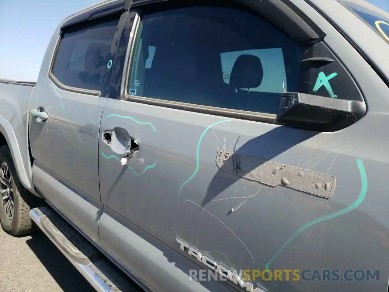 9 Photograph of a damaged car 3TMCZ5ANXLM363305 TOYOTA TACOMA 2020