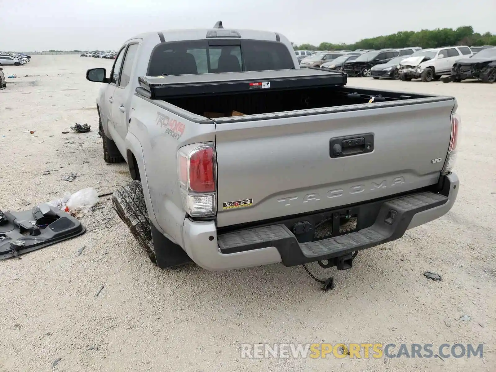 3 Photograph of a damaged car 3TMCZ5ANXLM363952 TOYOTA TACOMA 2020