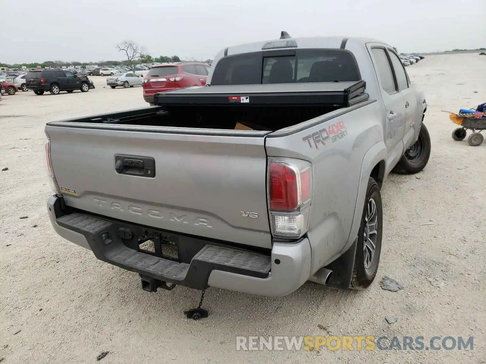 4 Photograph of a damaged car 3TMCZ5ANXLM363952 TOYOTA TACOMA 2020