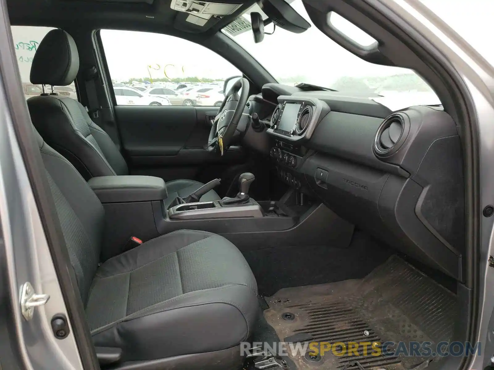 5 Photograph of a damaged car 3TMCZ5ANXLM363952 TOYOTA TACOMA 2020