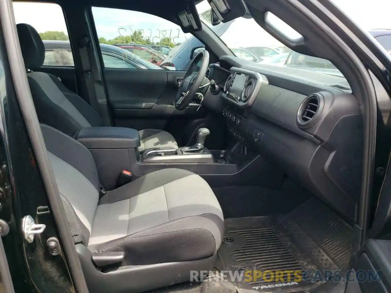 5 Photograph of a damaged car 3TMCZ5ANXLM367628 TOYOTA TACOMA 2020