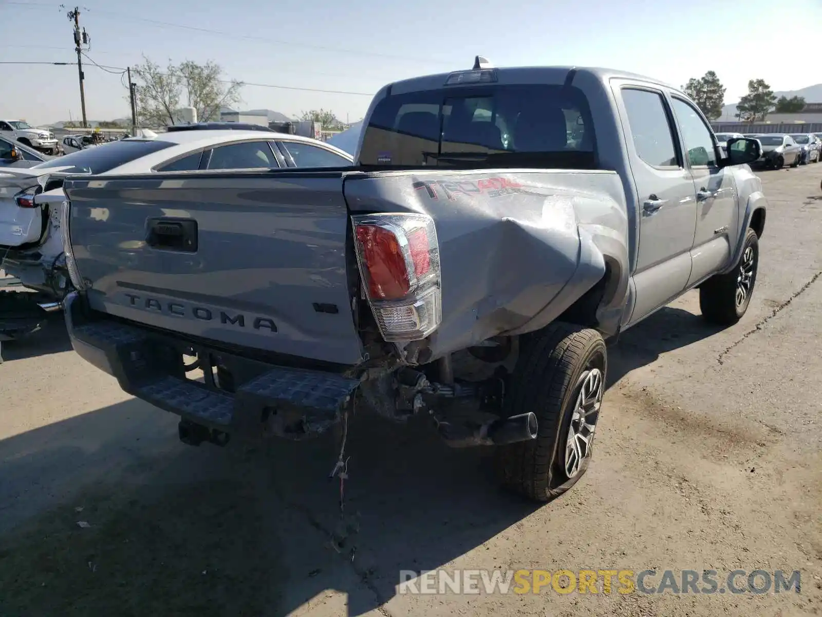 4 Photograph of a damaged car 3TMCZ5ANXLM369430 TOYOTA TACOMA 2020