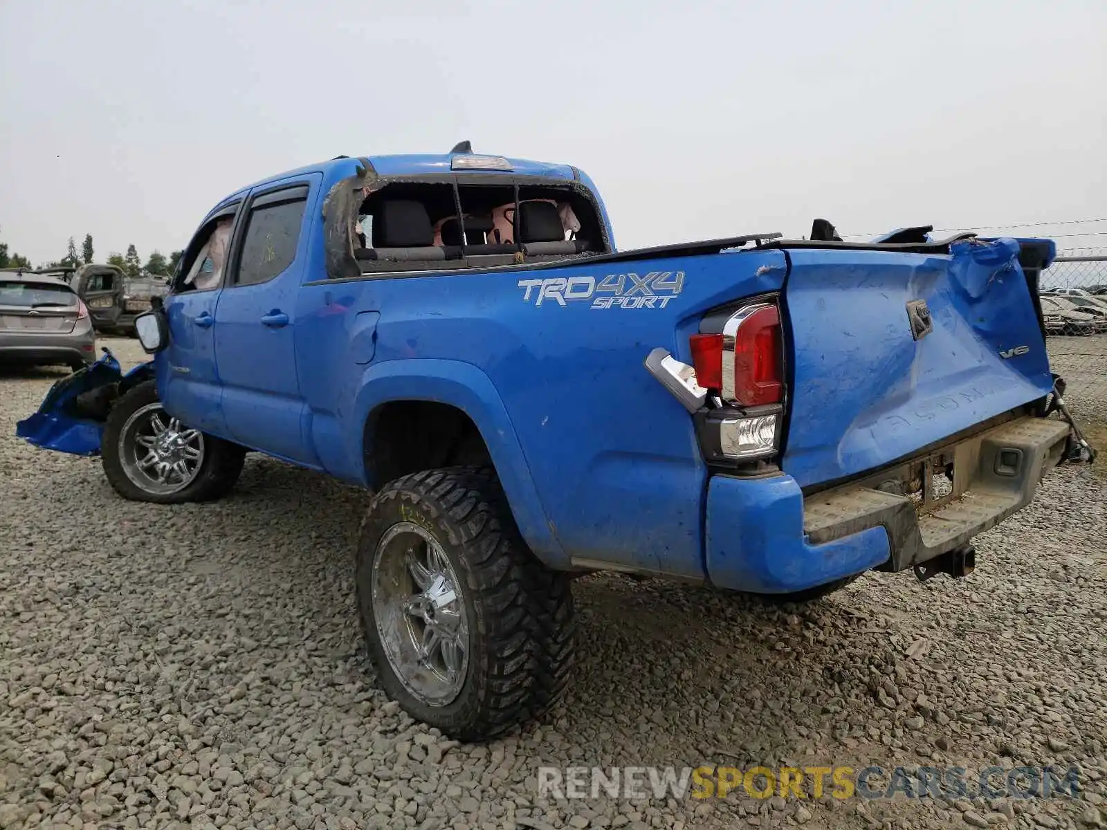 3 Photograph of a damaged car 3TMDZ5BN0LM083346 TOYOTA TACOMA 2020