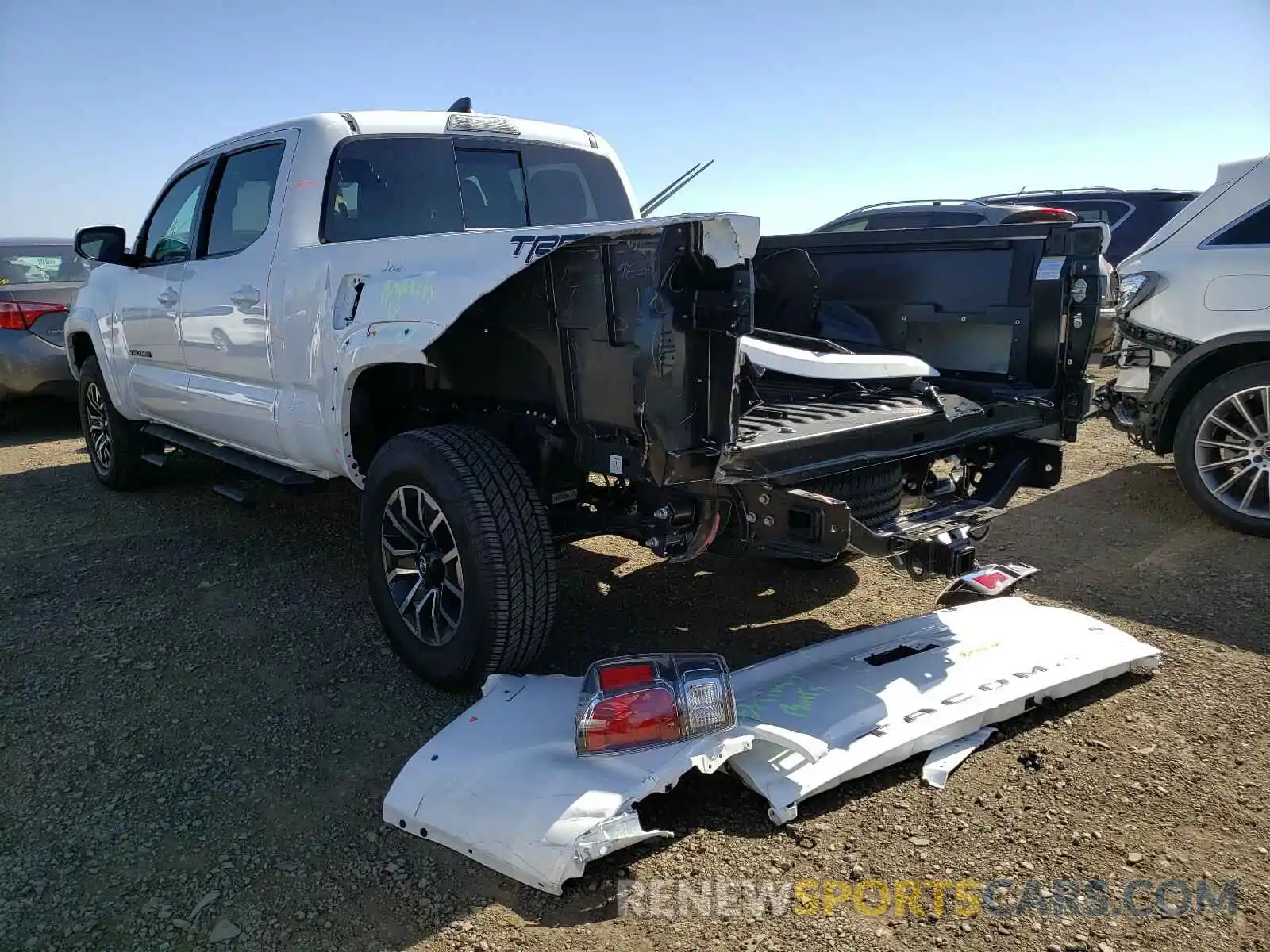 3 Photograph of a damaged car 3TMDZ5BN0LM084335 TOYOTA TACOMA 2020