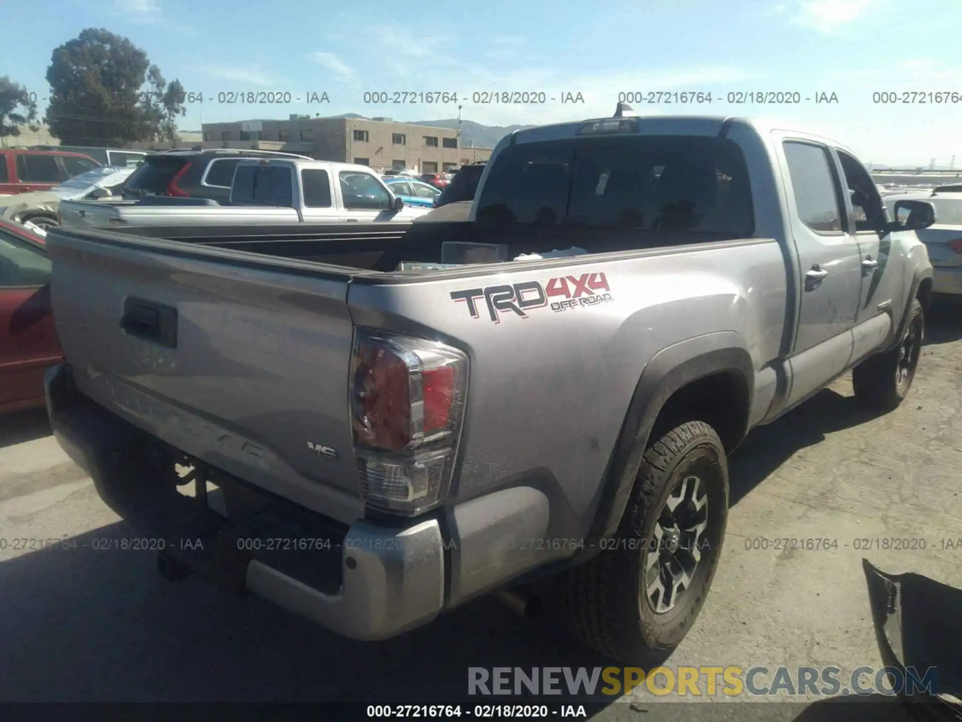 4 Фотография поврежденного автомобиля 3TMDZ5BN0LM084450 TOYOTA TACOMA 2020